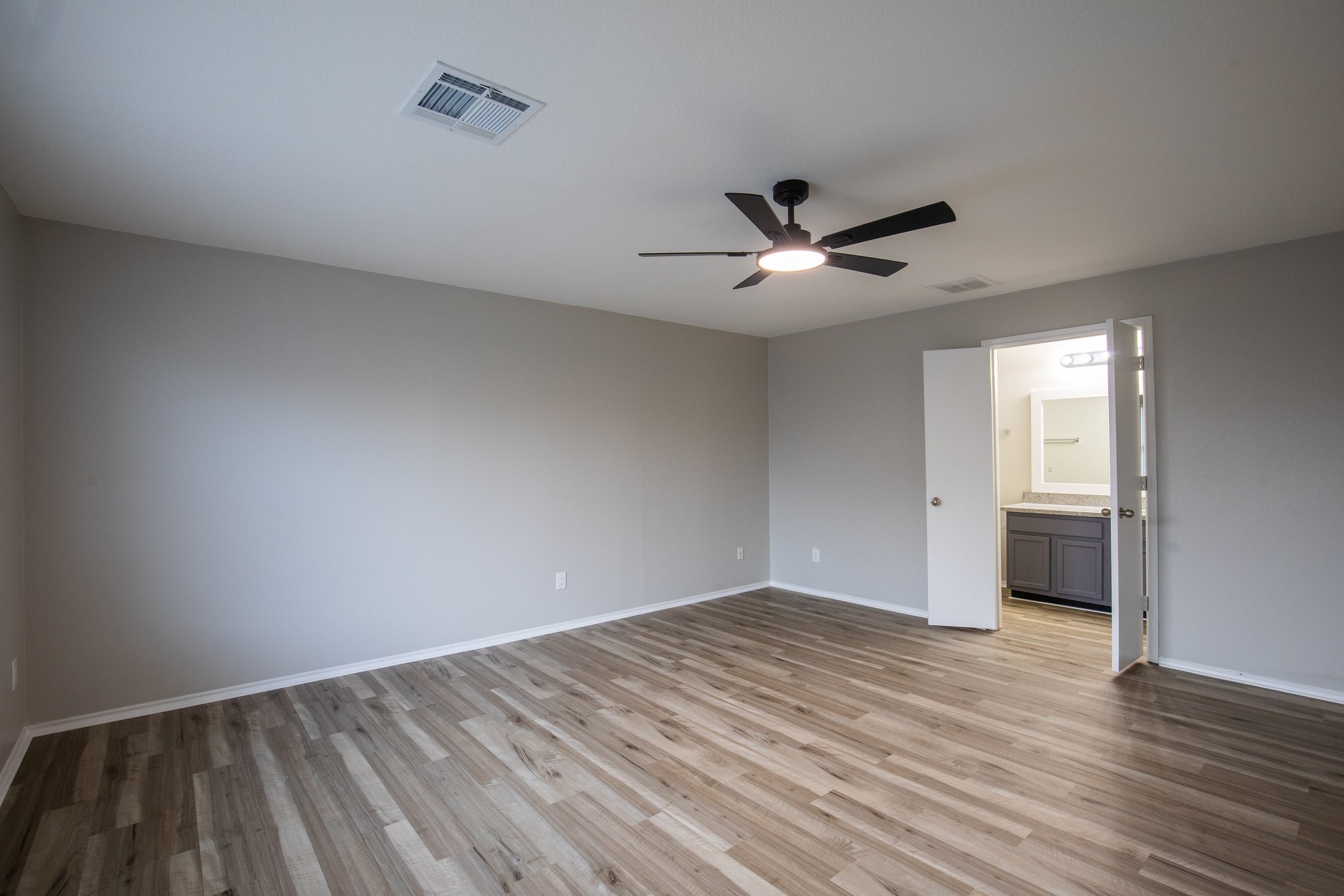 718 Remwick Drive Property Photo 4