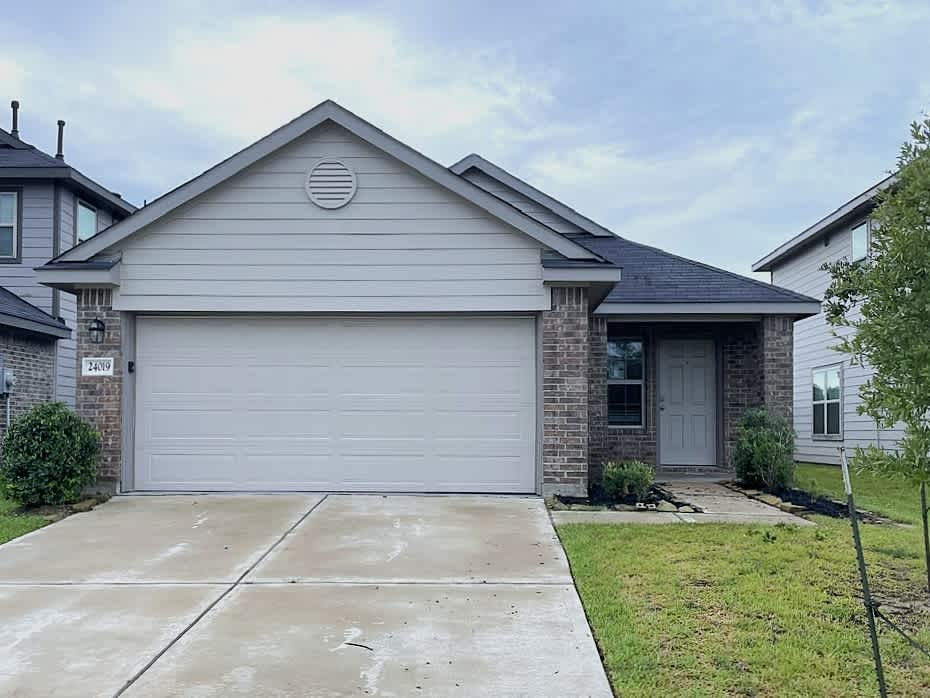 24019 Mustang Run Drive Property Photo 1