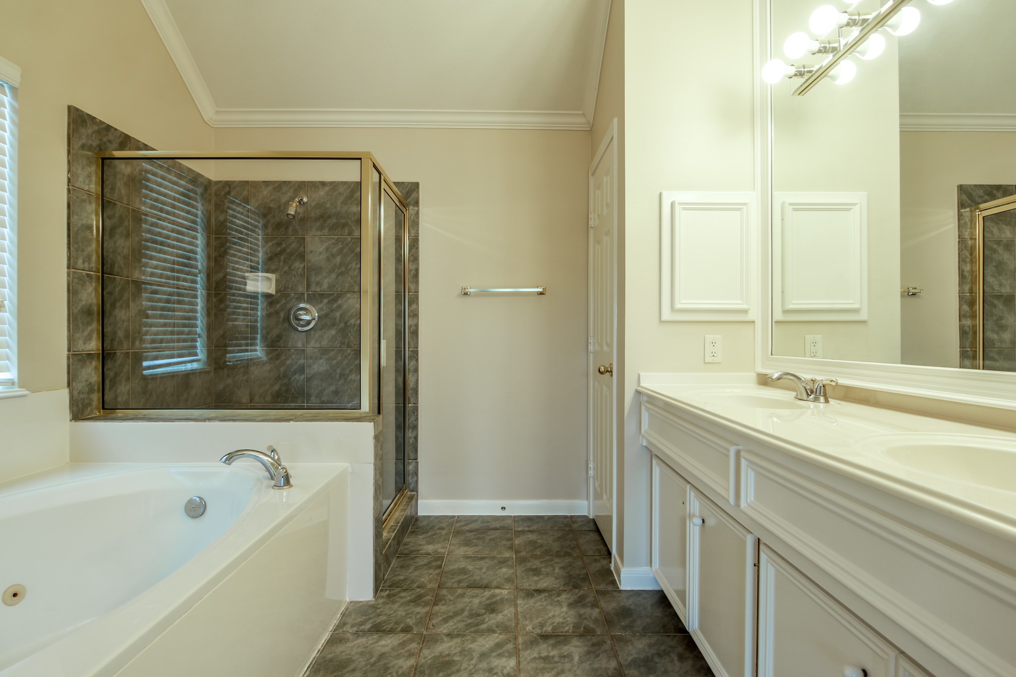 1414 Crocker Street Property Photo 14