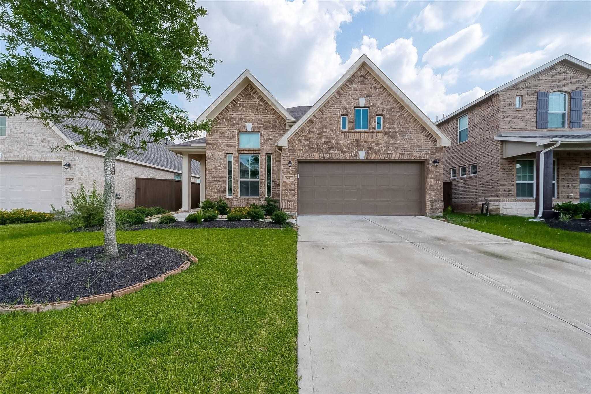24303 Wild Bramble Lane Property Photo 3