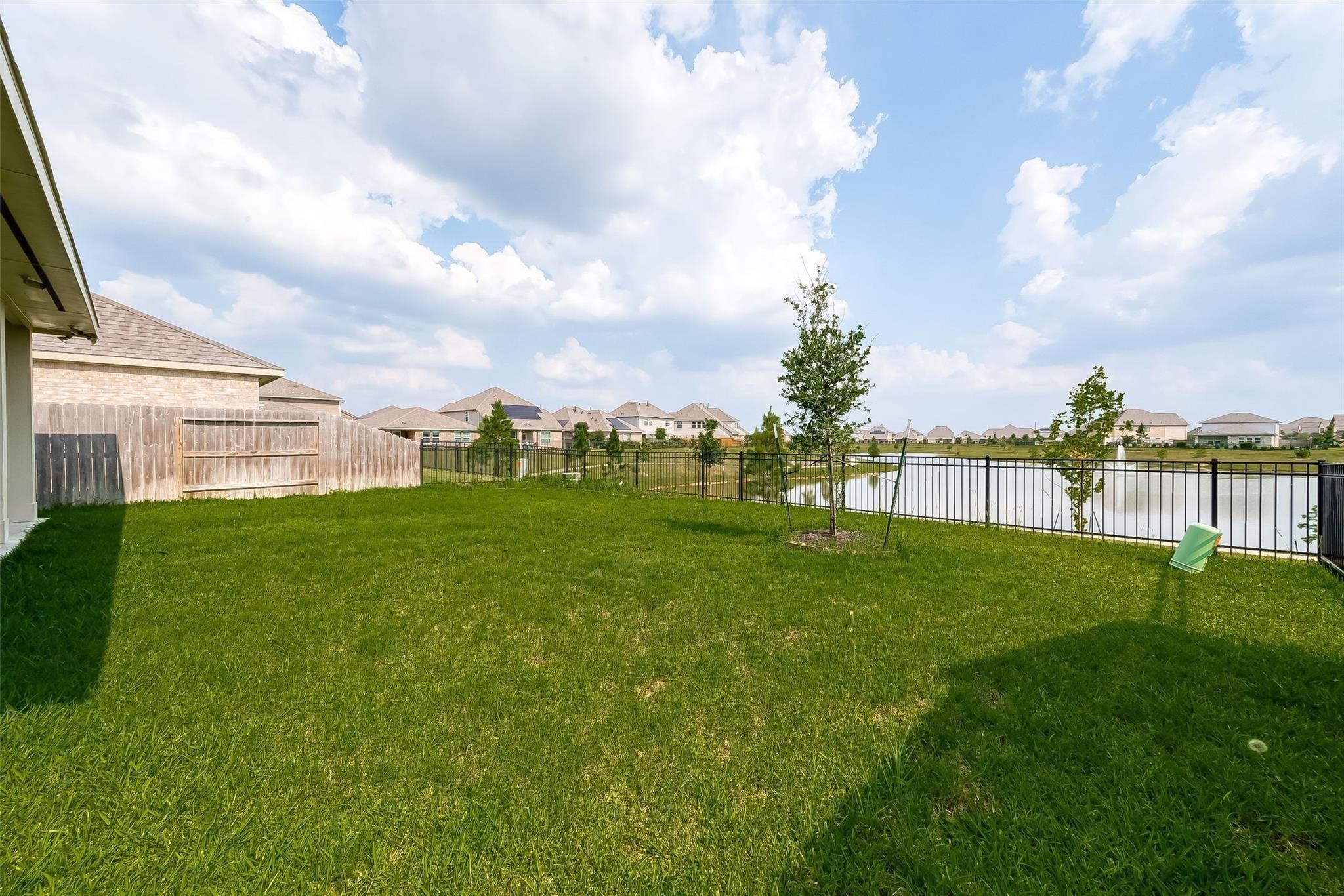 24303 Wild Bramble Lane Property Photo 32