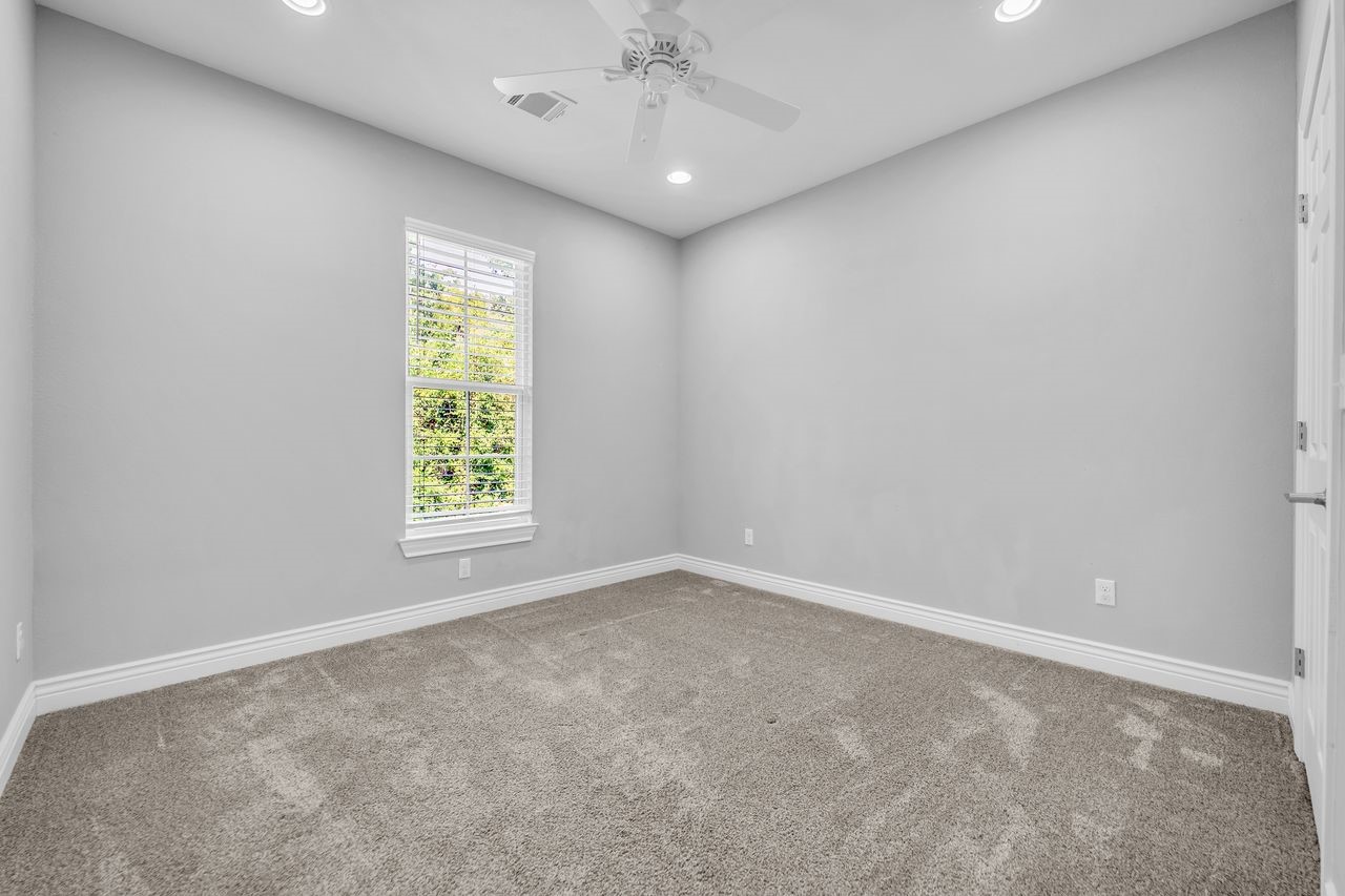 1 Hanover Lane Property Photo 26