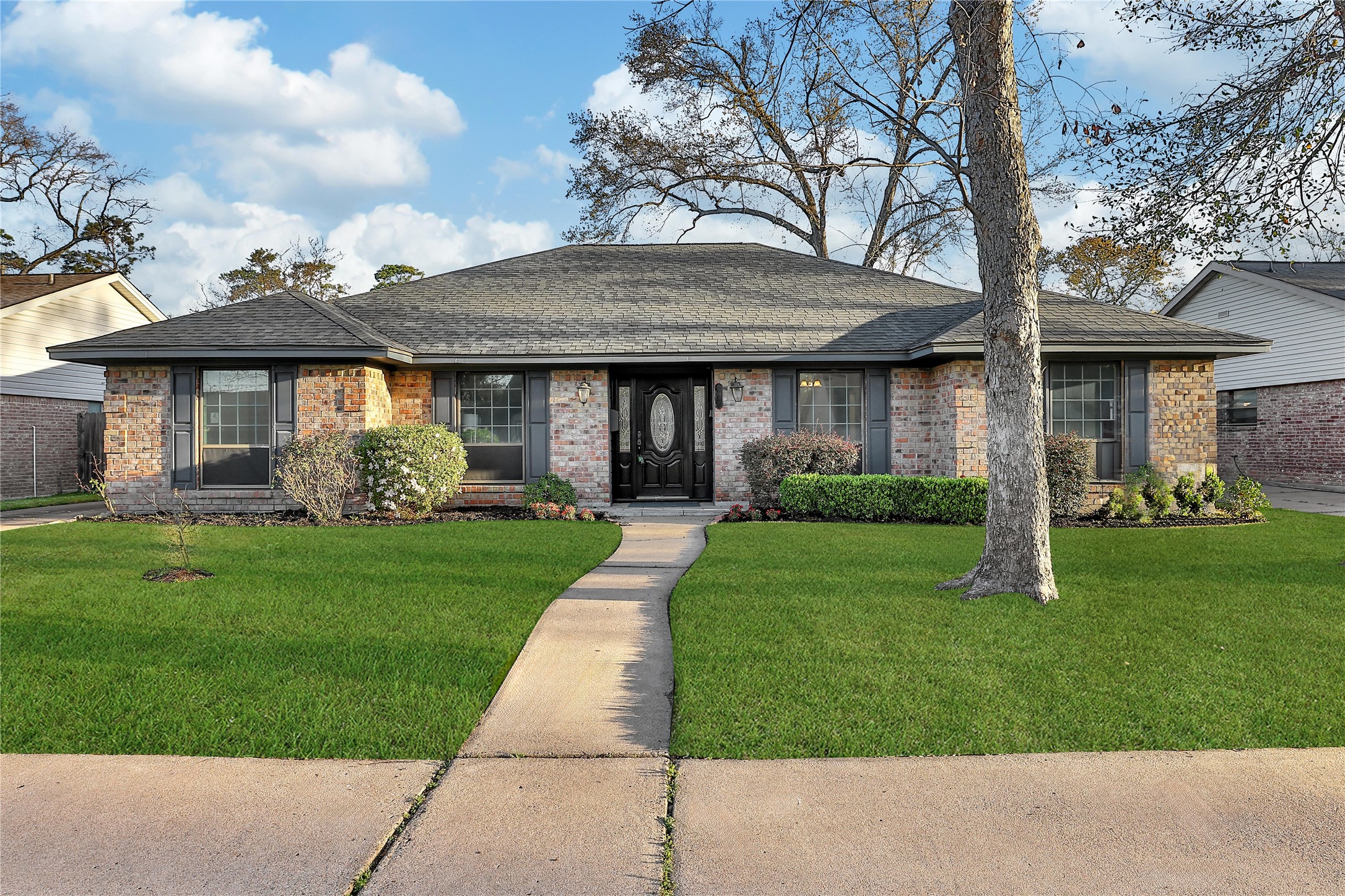 1058 Martin Street Property Photo