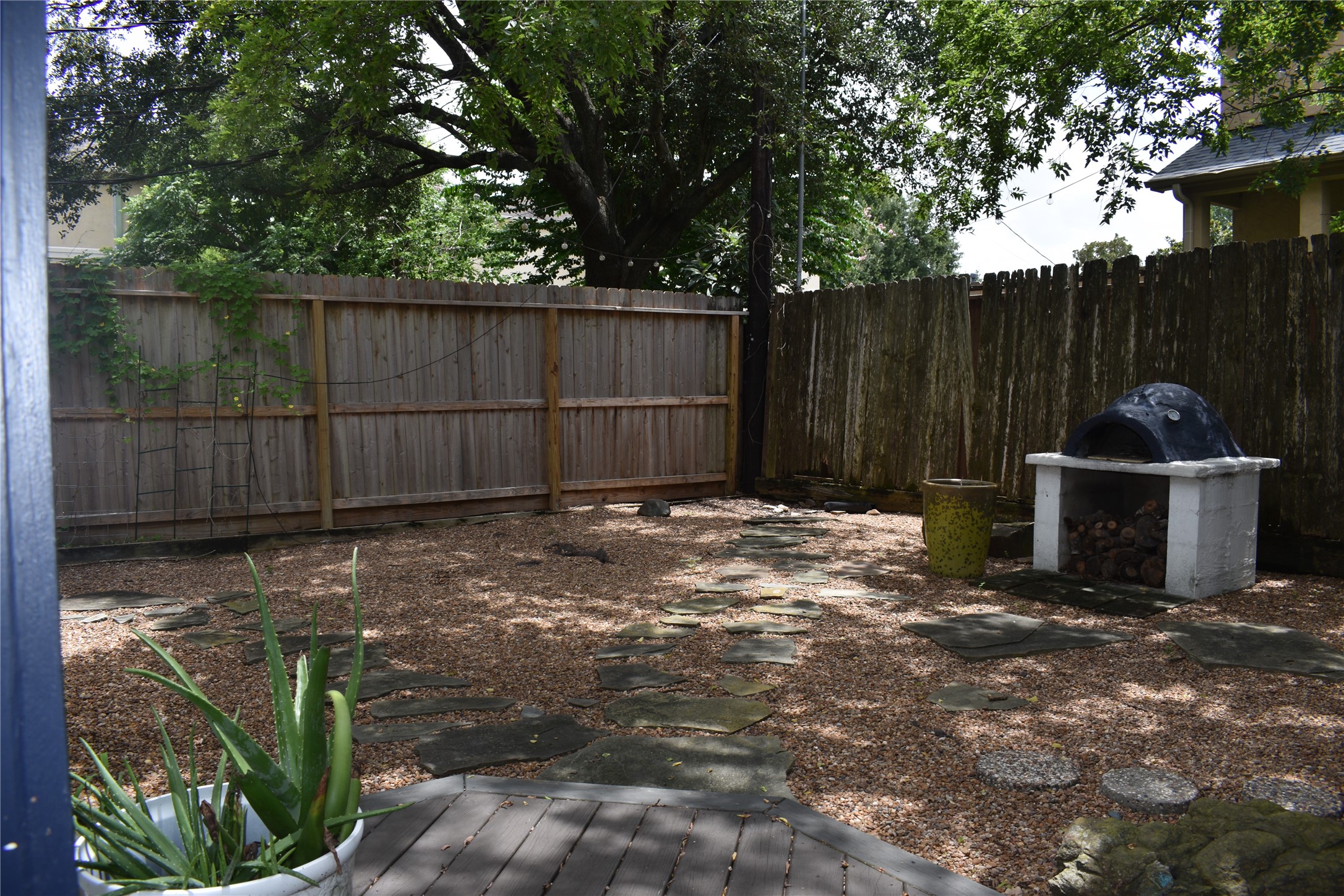 4521 Maple Street Property Photo 6