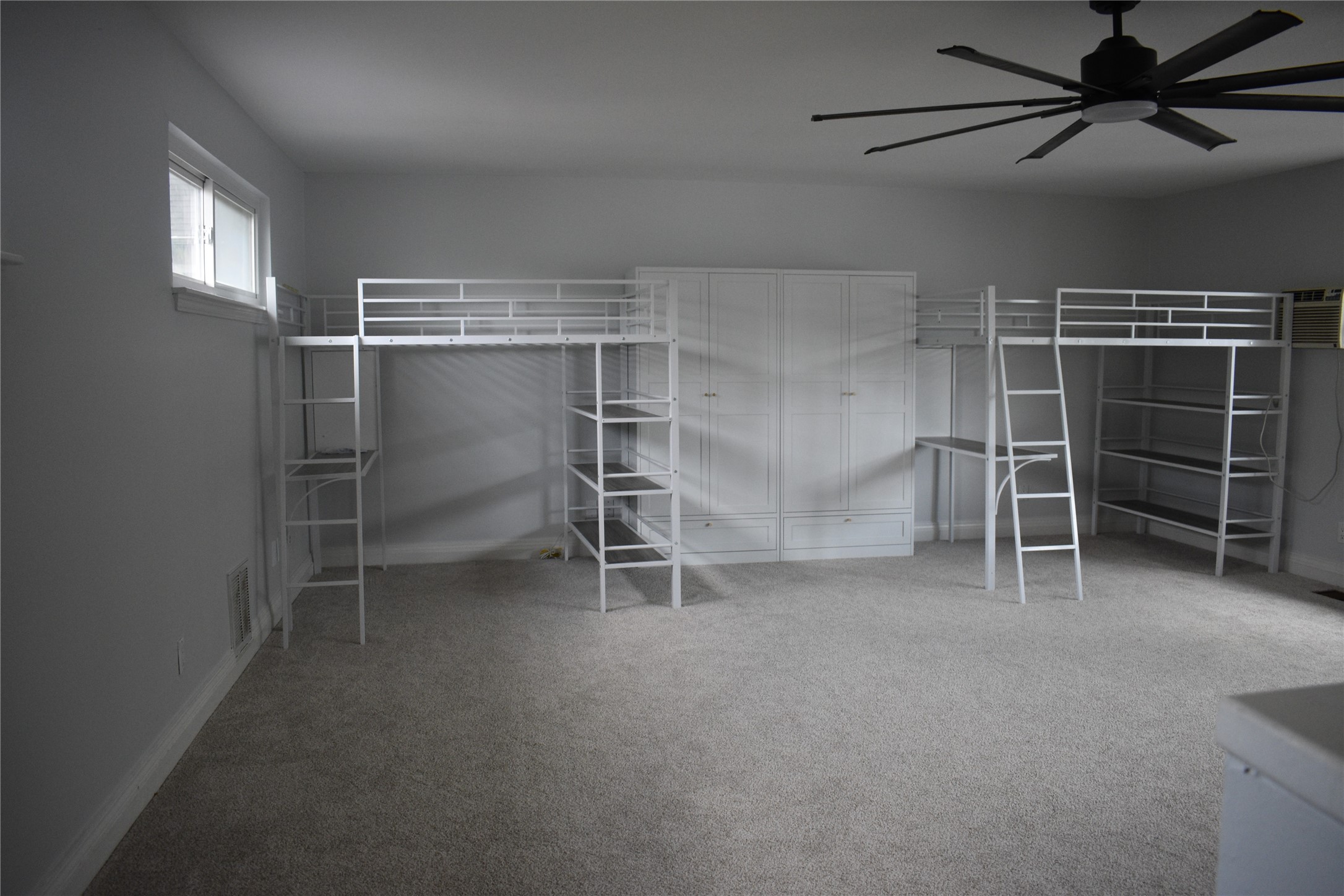 4521 Maple Street Property Photo 7