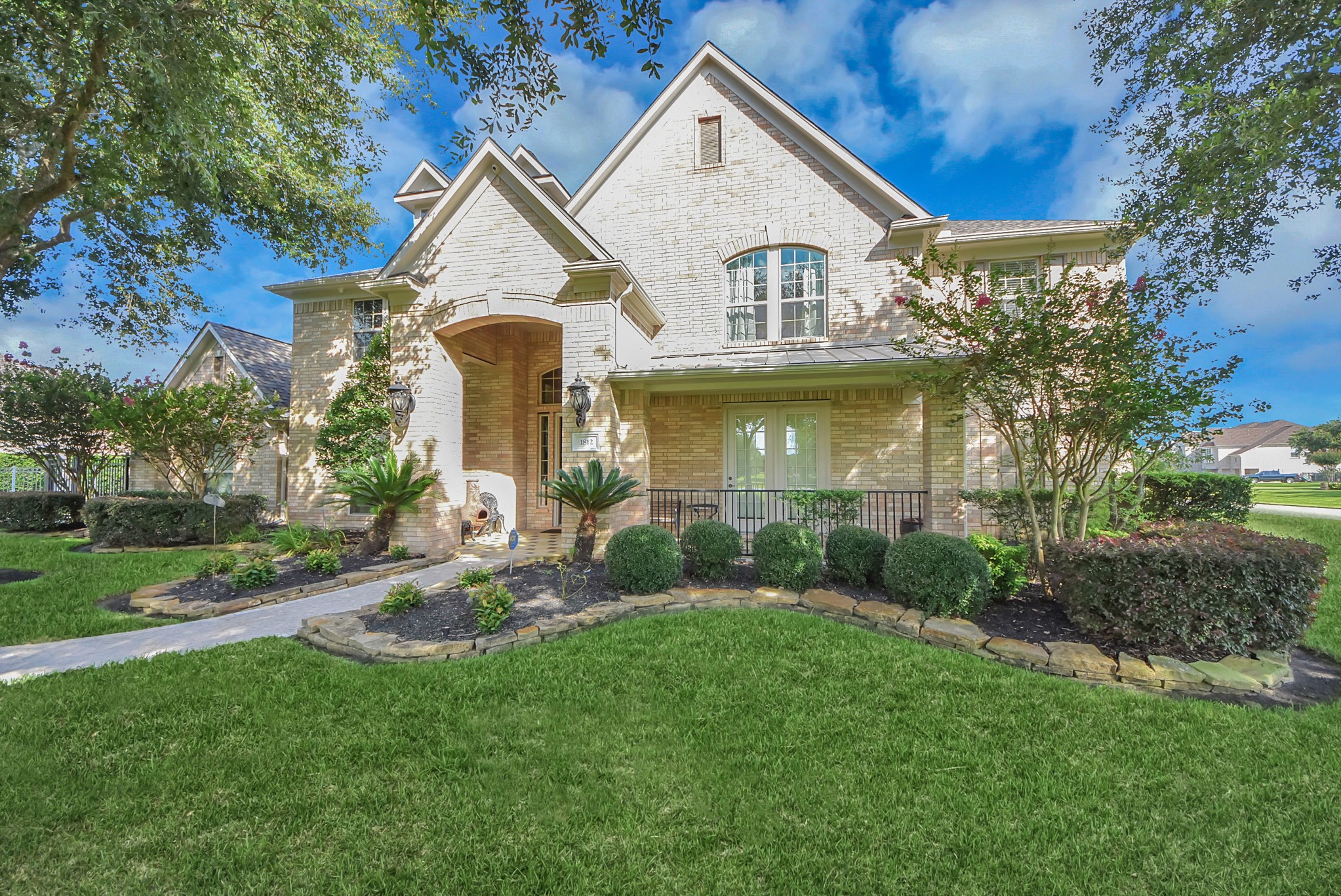 1812 Lake Landing Drive Property Photo 2