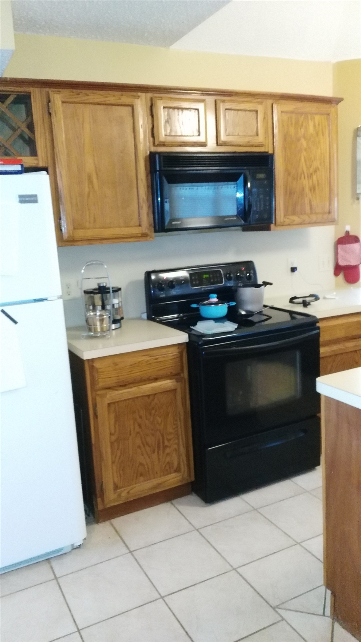 2426 Lakefield Way Property Photo 4