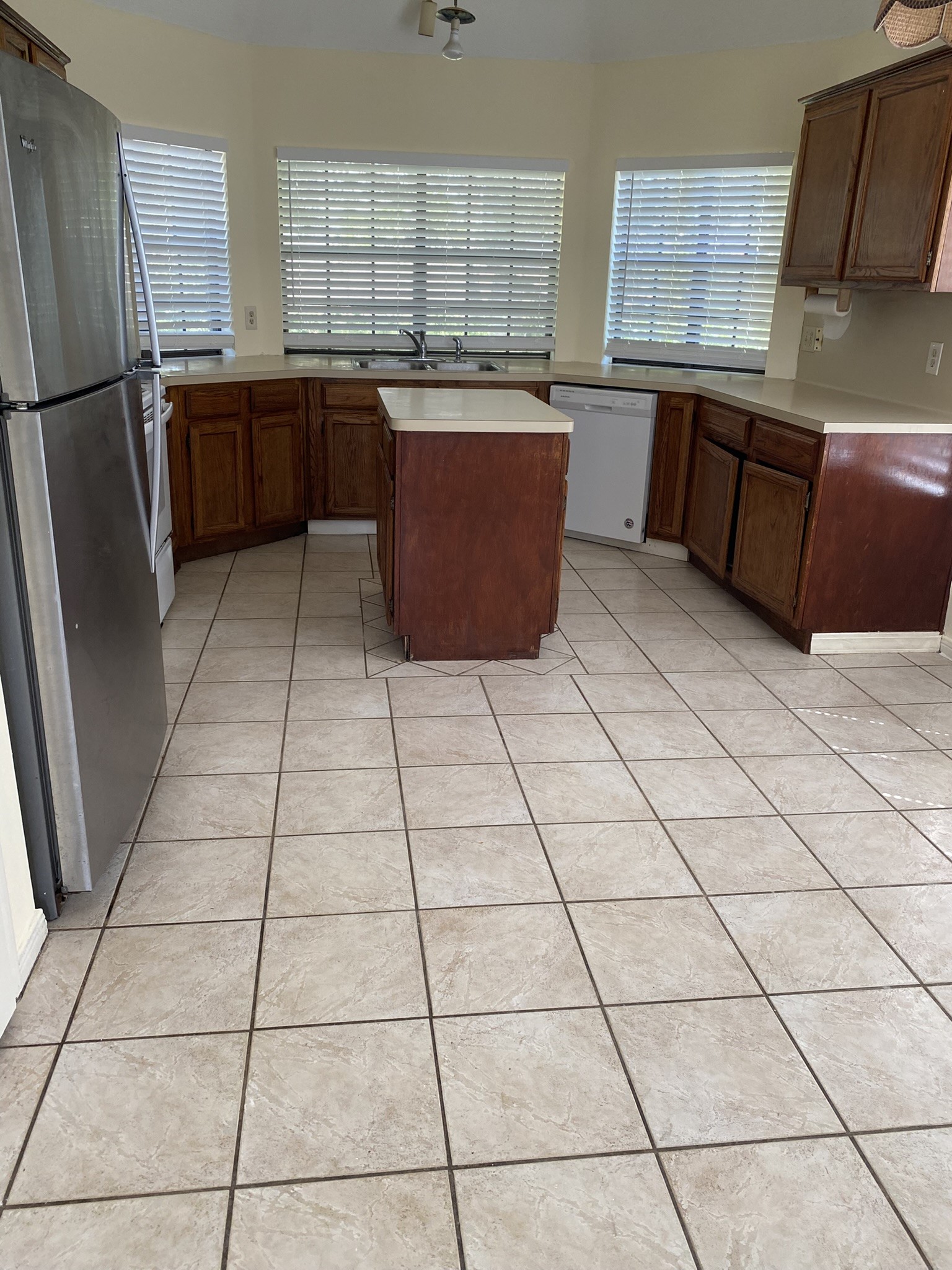 2426 Lakefield Way Property Photo 7