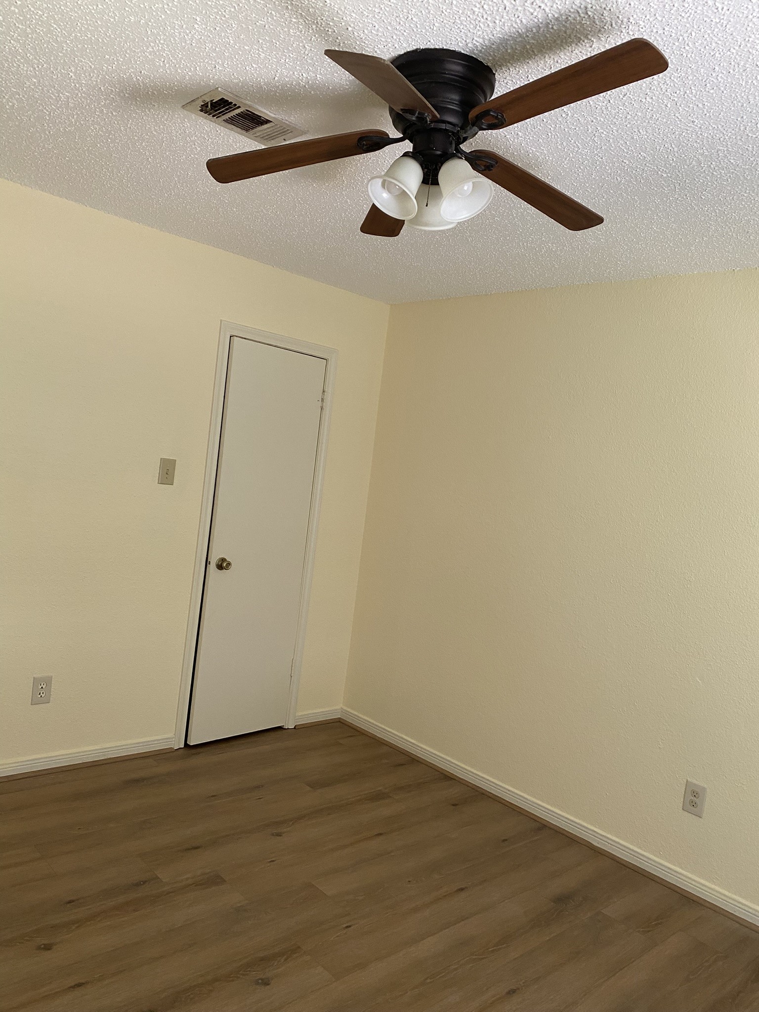 2426 Lakefield Way Property Photo 14