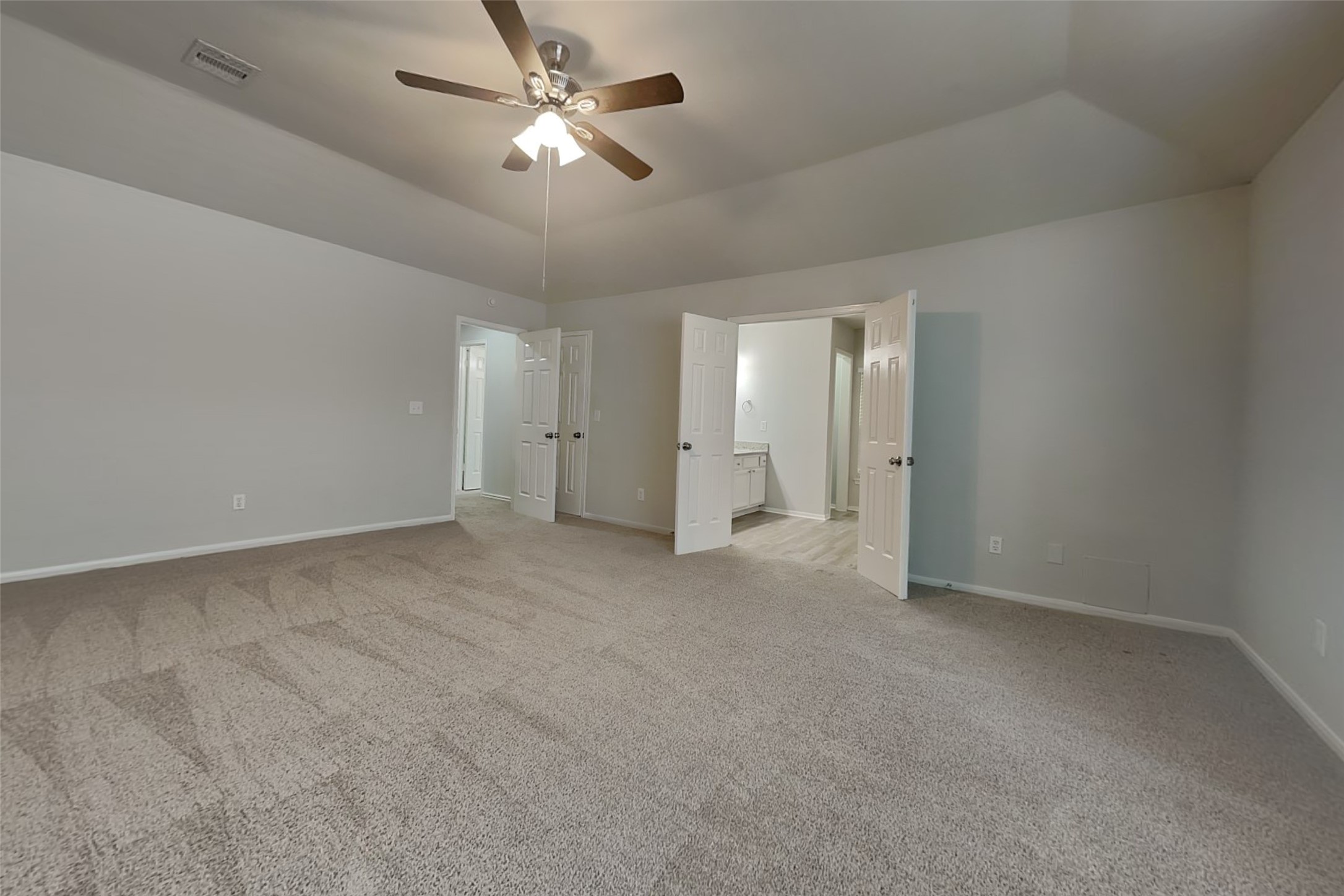 4012 Cedarwood Drive Property Photo 8