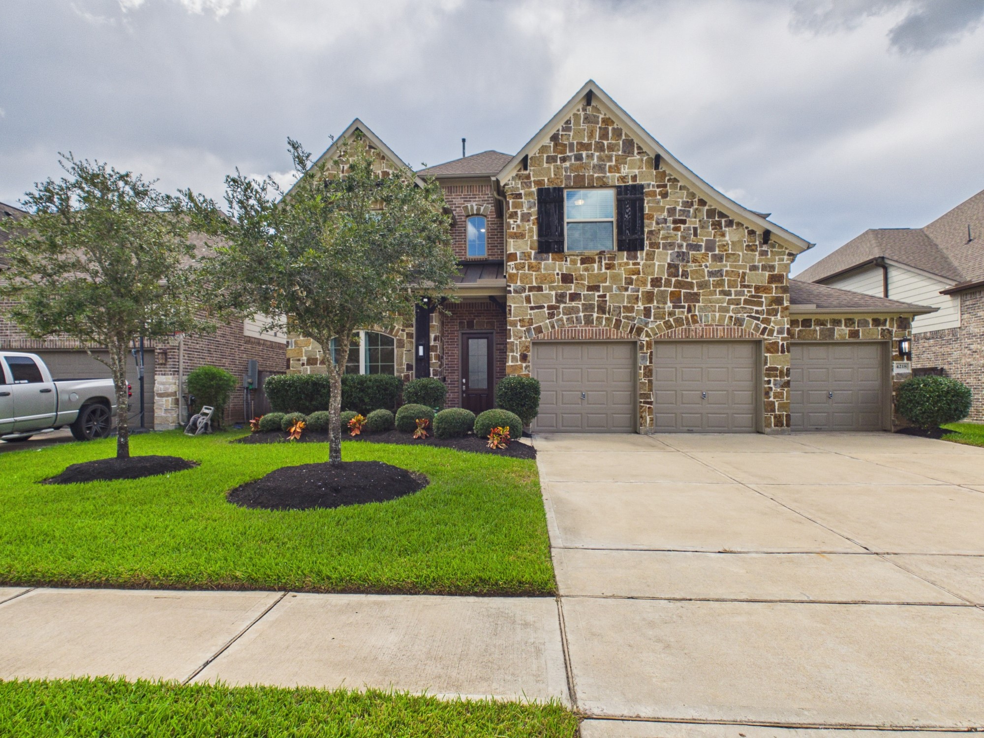 4218 Kestrel Ridge Court Property Photo 2