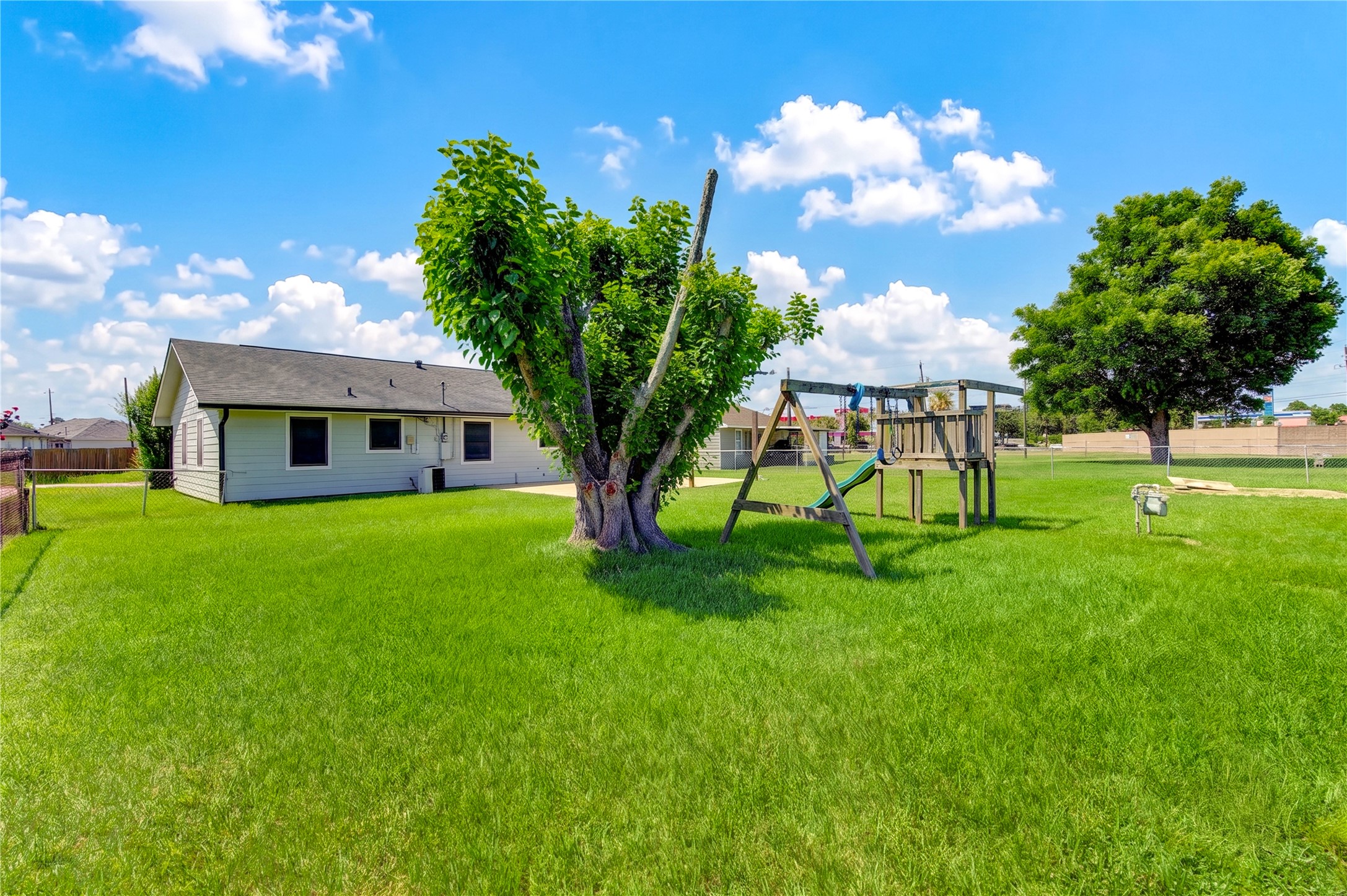 9922 Carmalee Street Property Photo 40