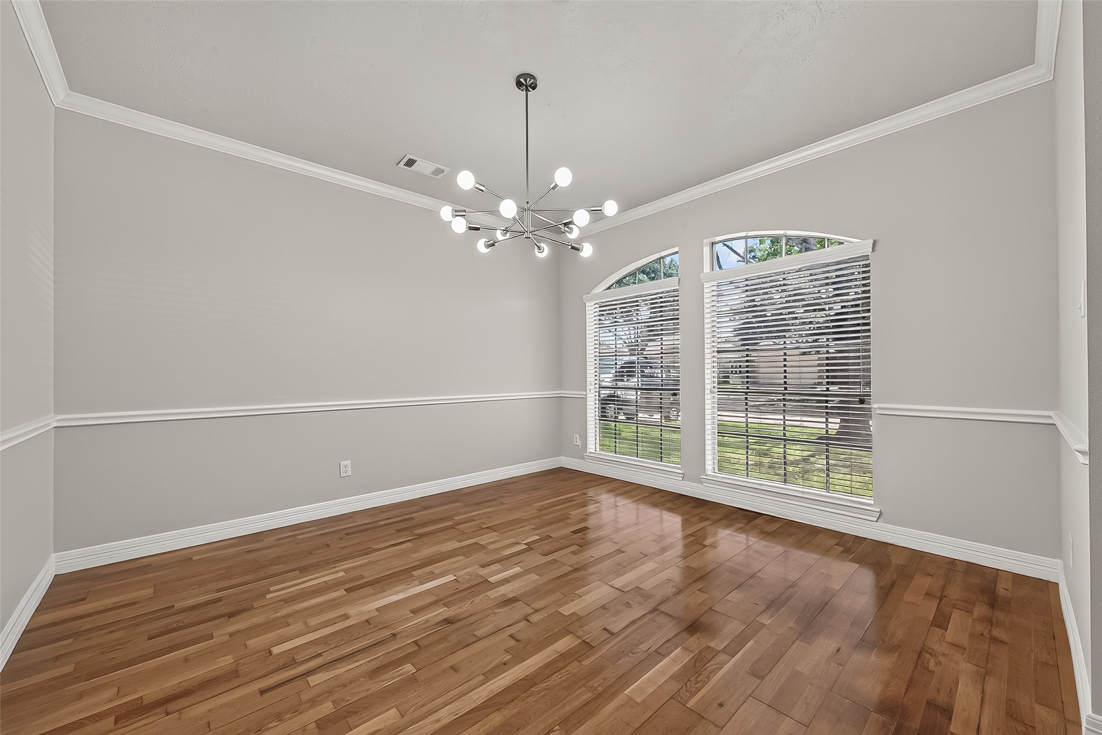 1522 Brook Grove Drive Property Photo 4