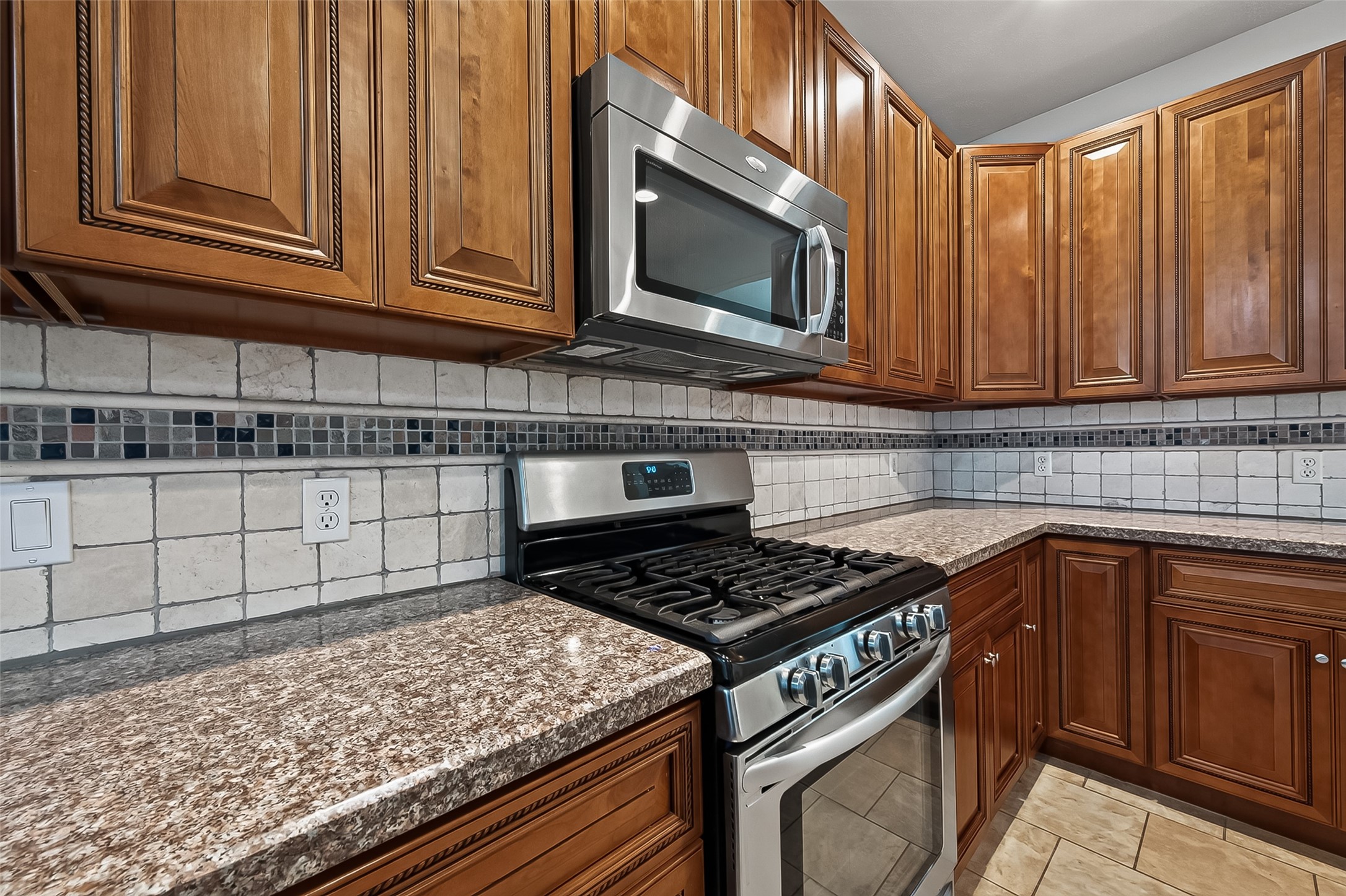 1522 Brook Grove Drive Property Photo 12
