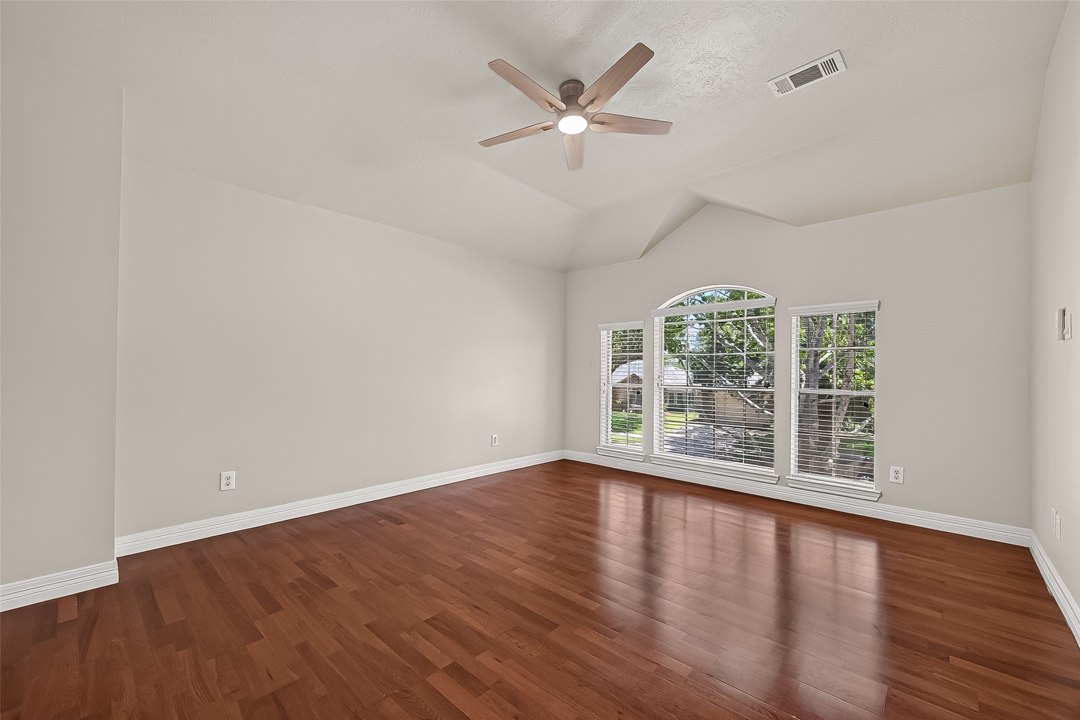1522 Brook Grove Drive Property Photo 28