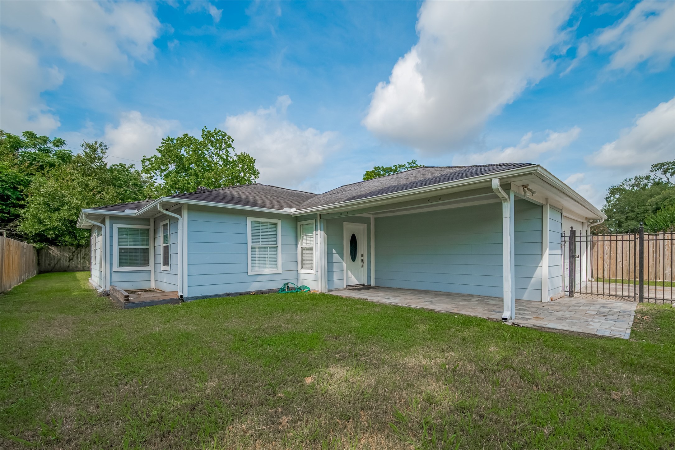 3930 Daphne Street Property Photo 1