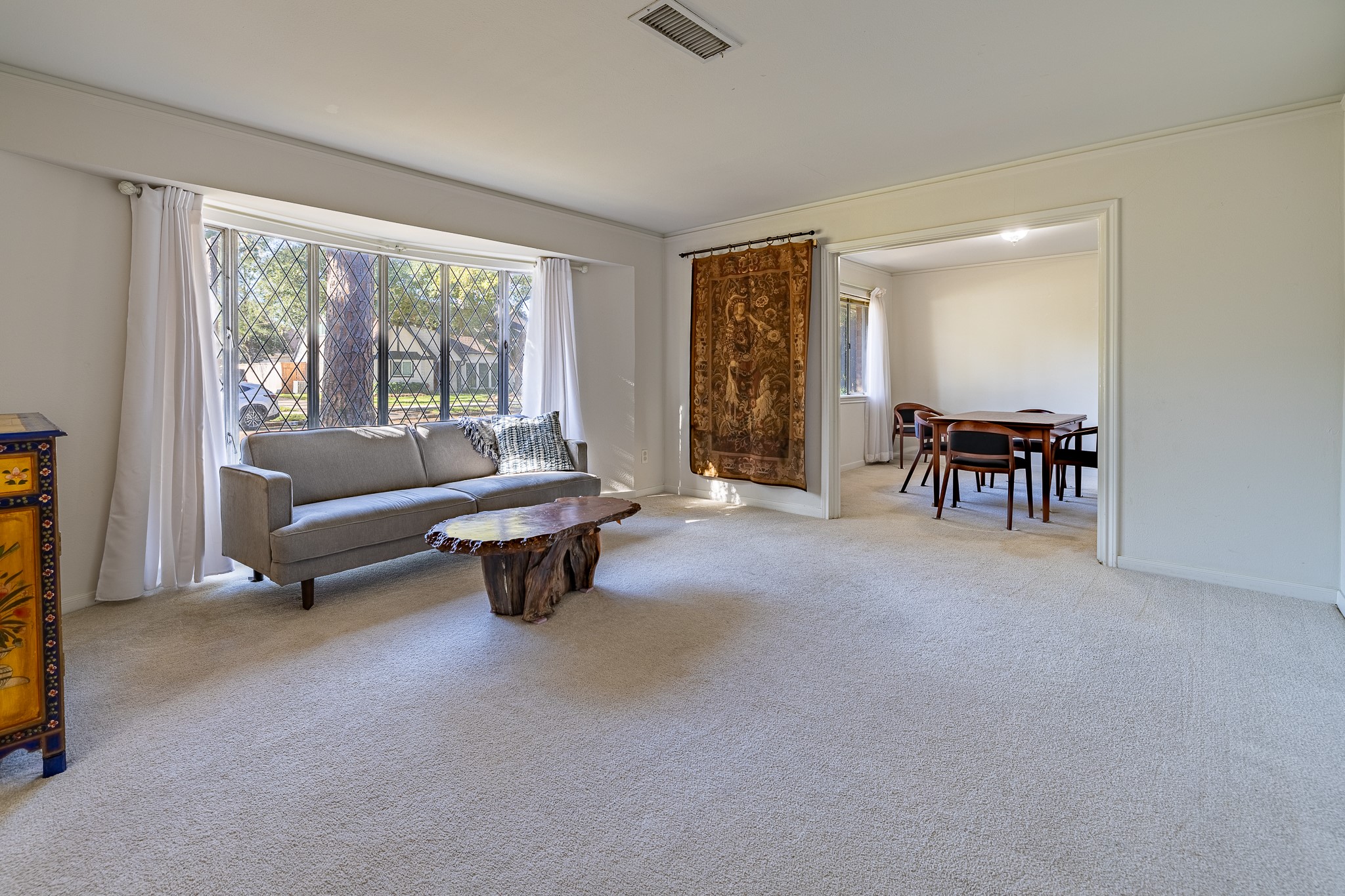 5238 Loch Lomond Drive Property Photo 4