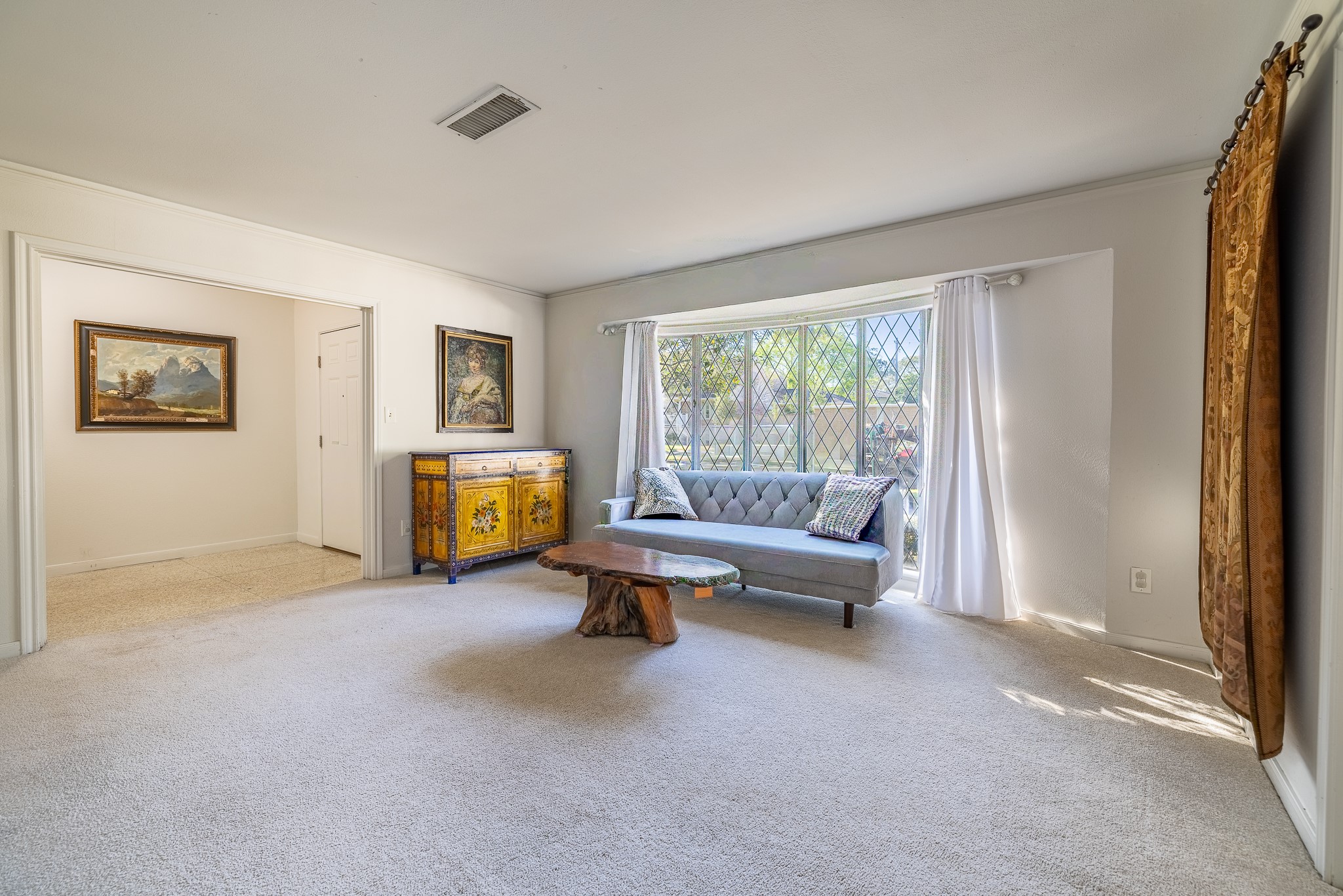 5238 Loch Lomond Drive Property Photo 5