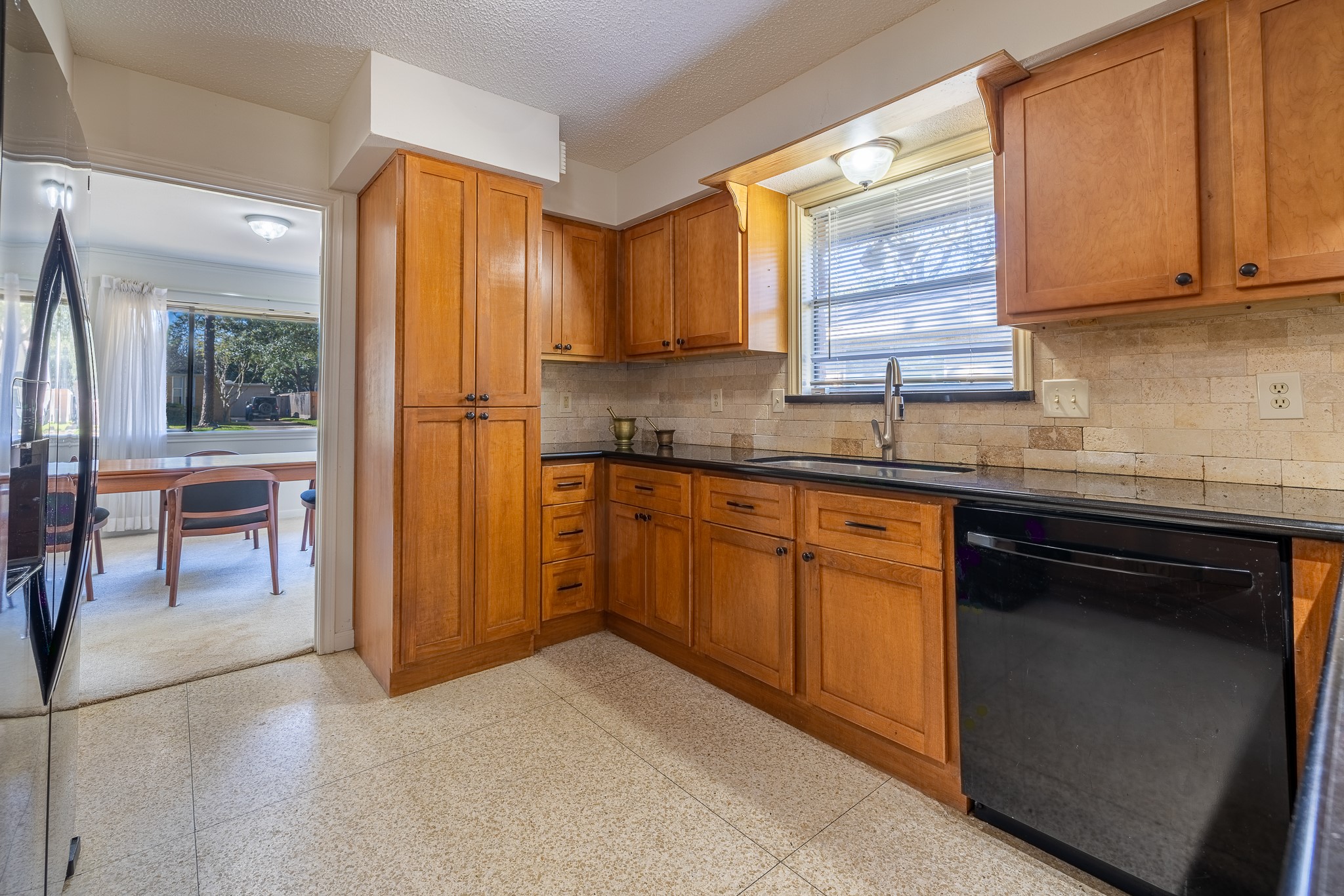 5238 Loch Lomond Drive Property Photo 7