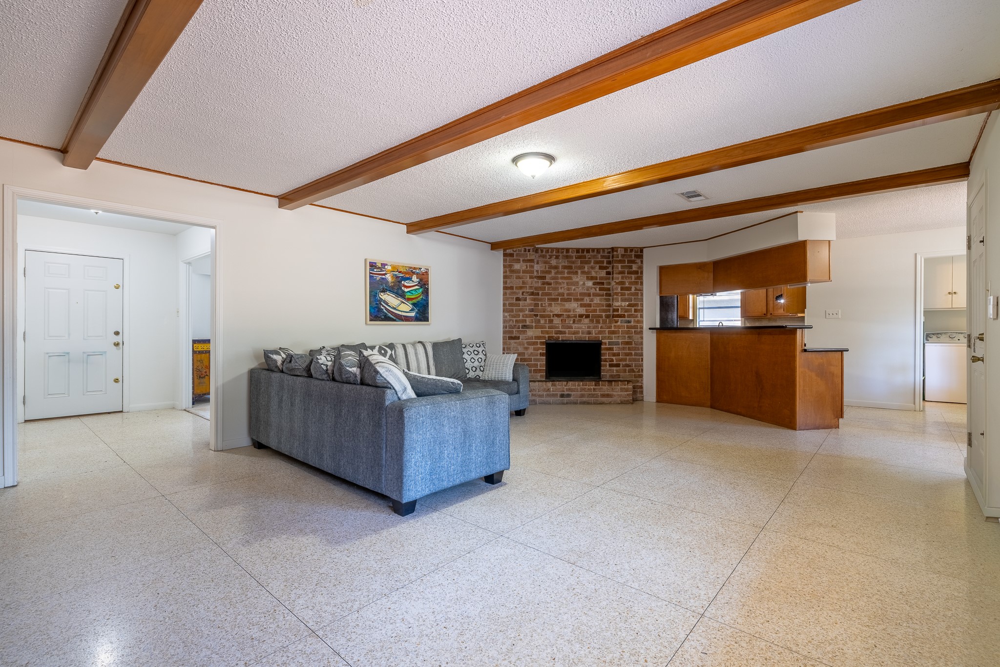 5238 Loch Lomond Drive Property Photo 10