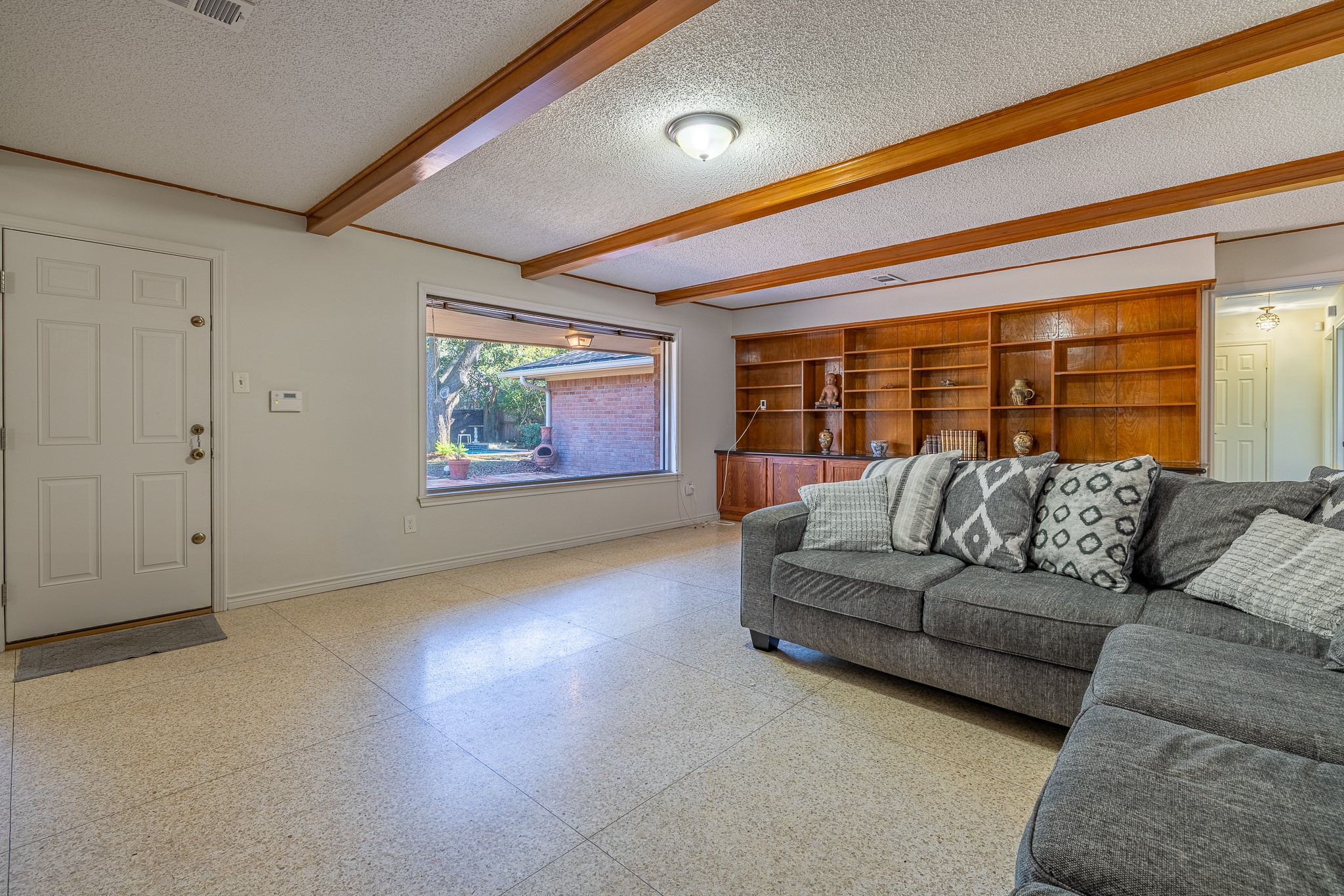 5238 Loch Lomond Drive Property Photo 12