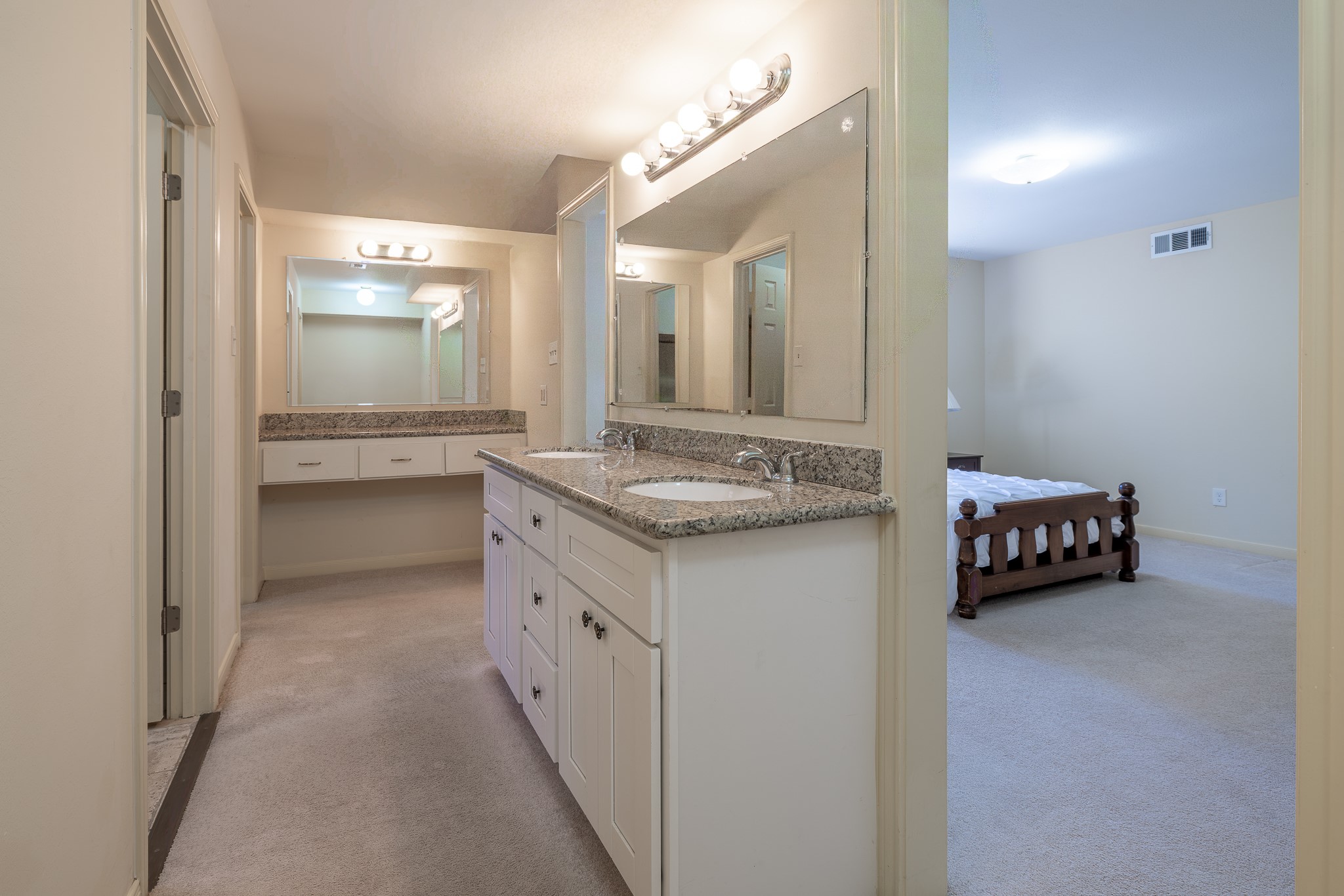 5238 Loch Lomond Drive Property Photo 15