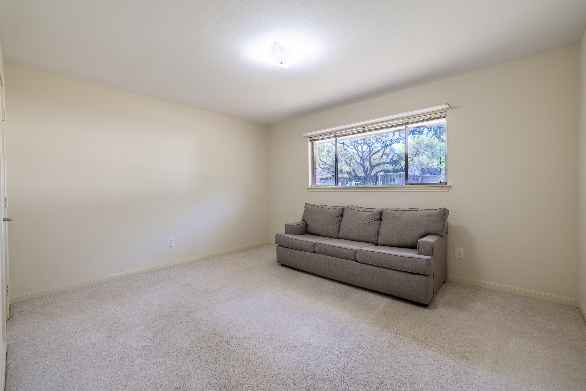 5238 Loch Lomond Drive Property Photo 17