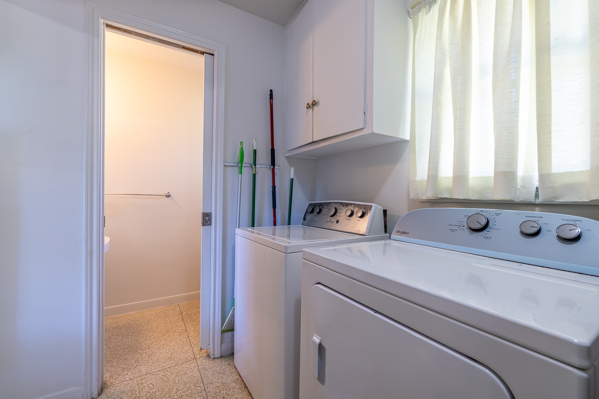 5238 Loch Lomond Drive Property Photo 20