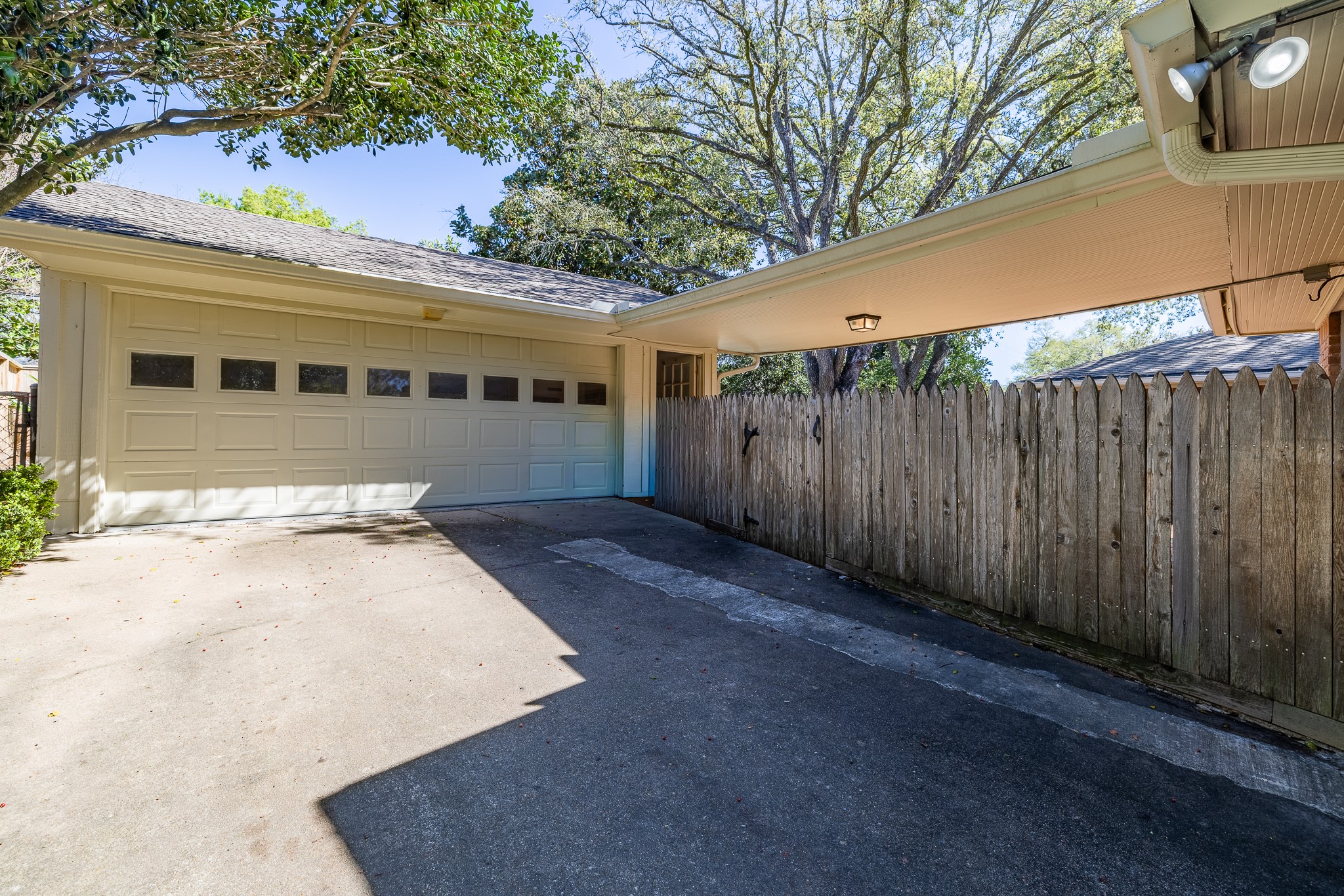 5238 Loch Lomond Drive Property Photo 27