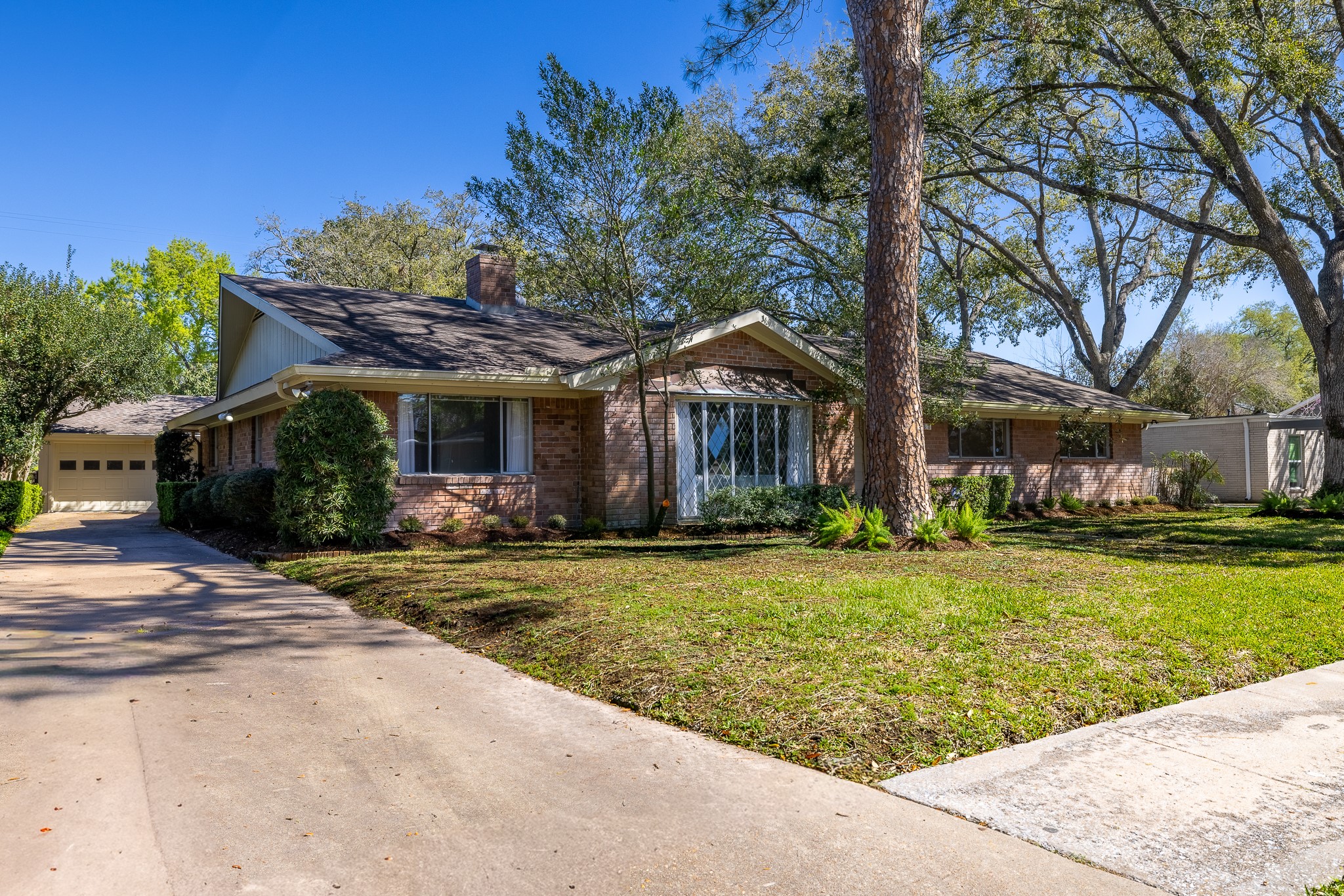 5238 Loch Lomond Drive Property Photo 28