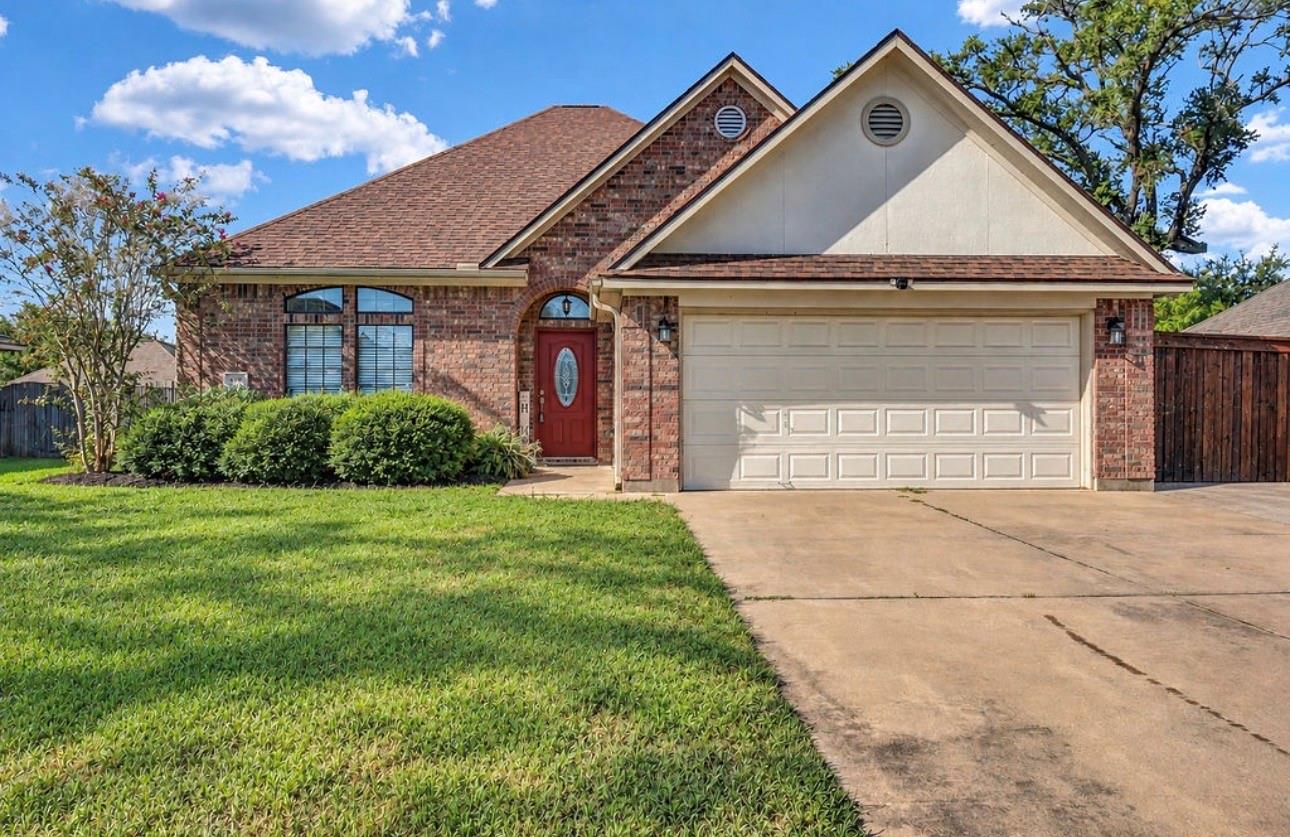 714 Moore Street, Richwood Tx 77566 Property Photo 2