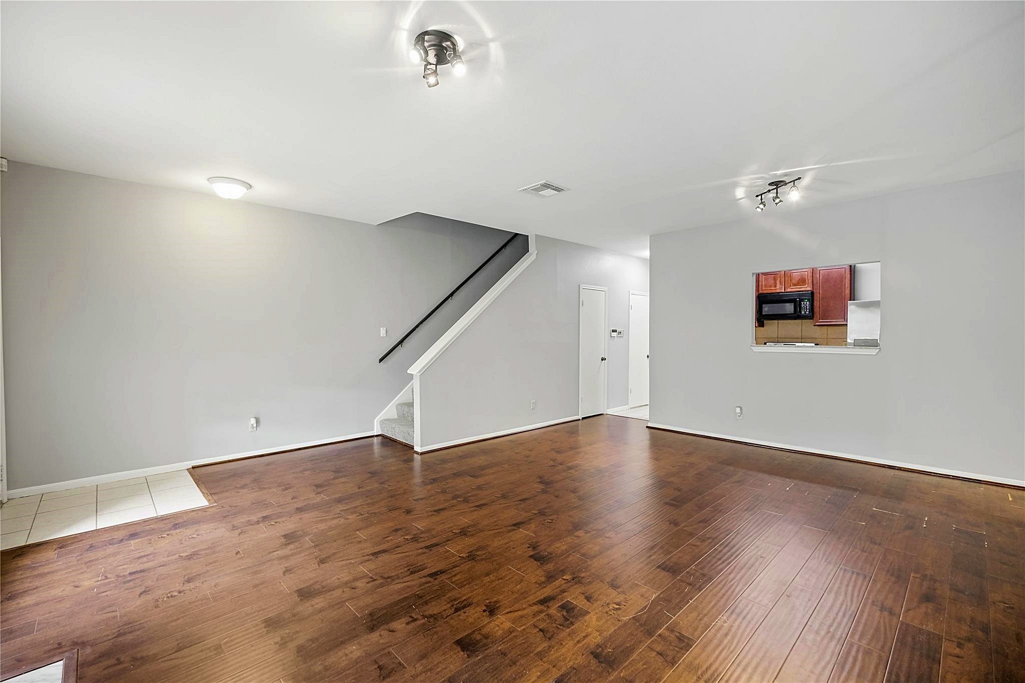 3042 Holly Hall Street 3042 Property Photo 7