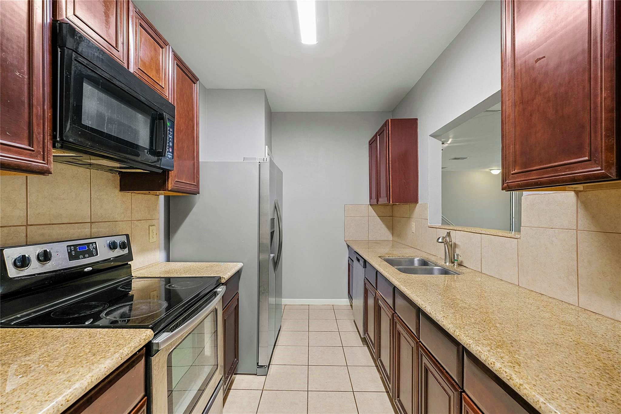 3042 Holly Hall Street 3042 Property Photo 9
