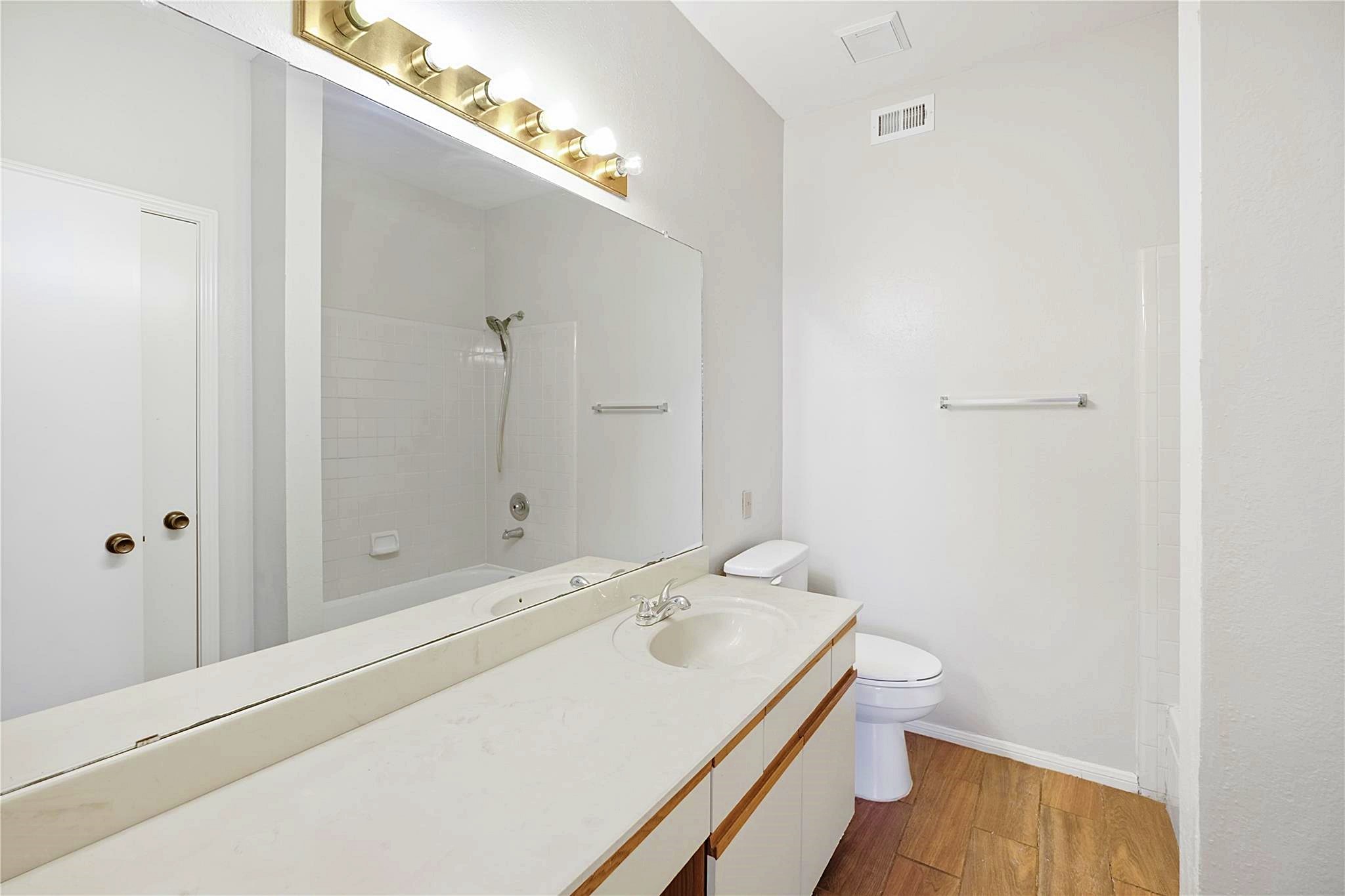 3042 Holly Hall Street 3042 Property Photo 15