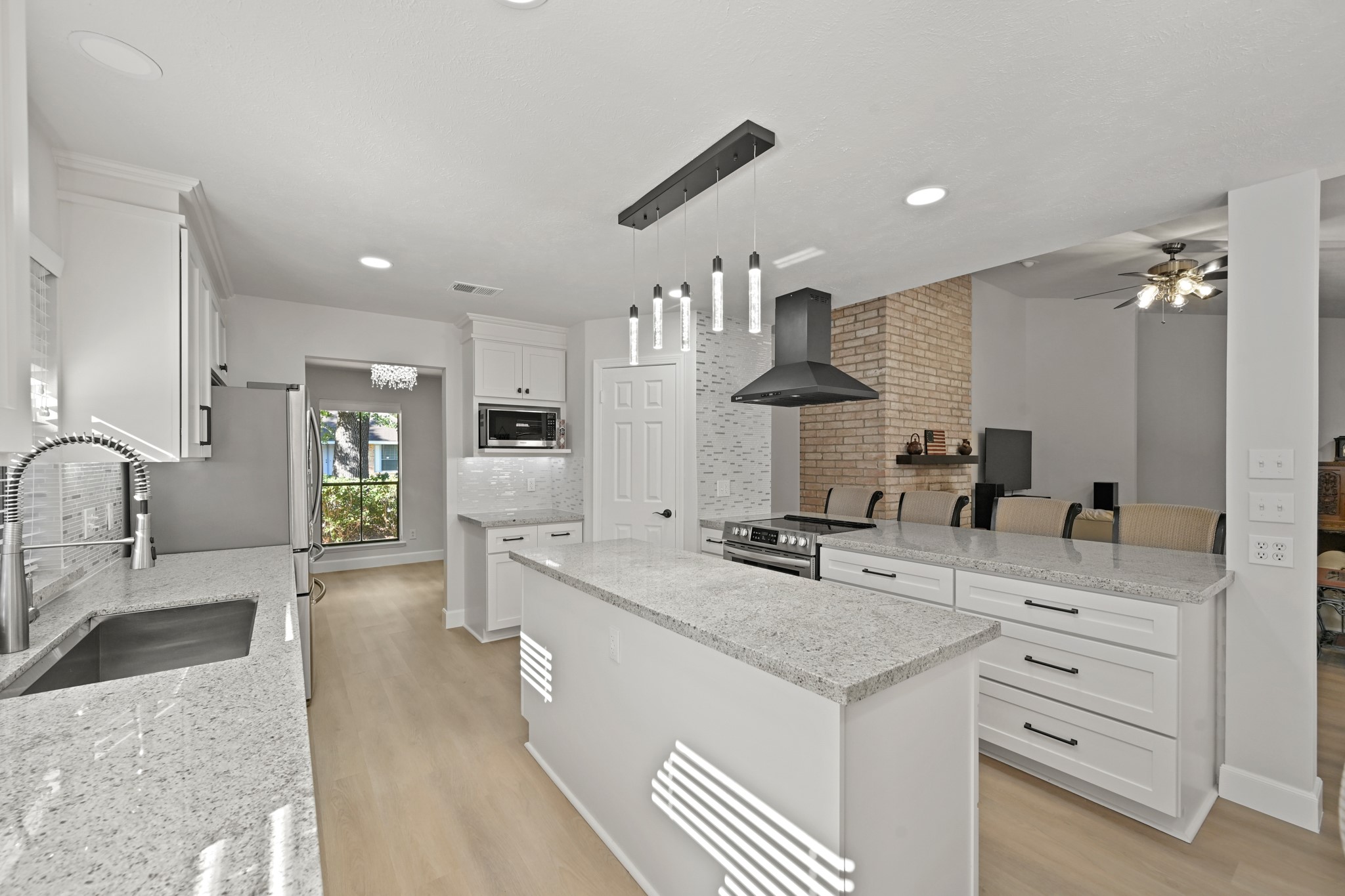 3106 Falling Brook Drive Property Photo 1