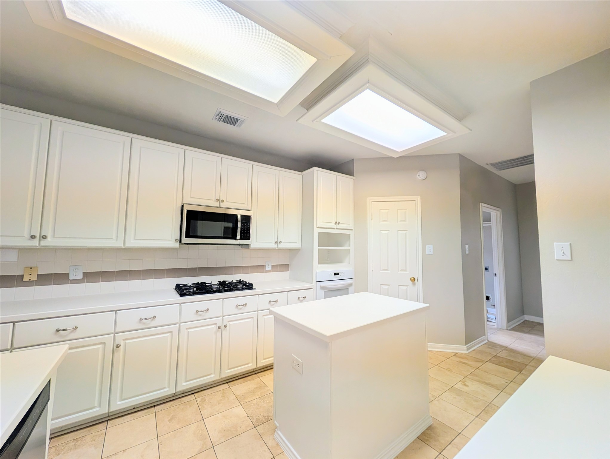 8803 Wheatland Drive Property Photo 5