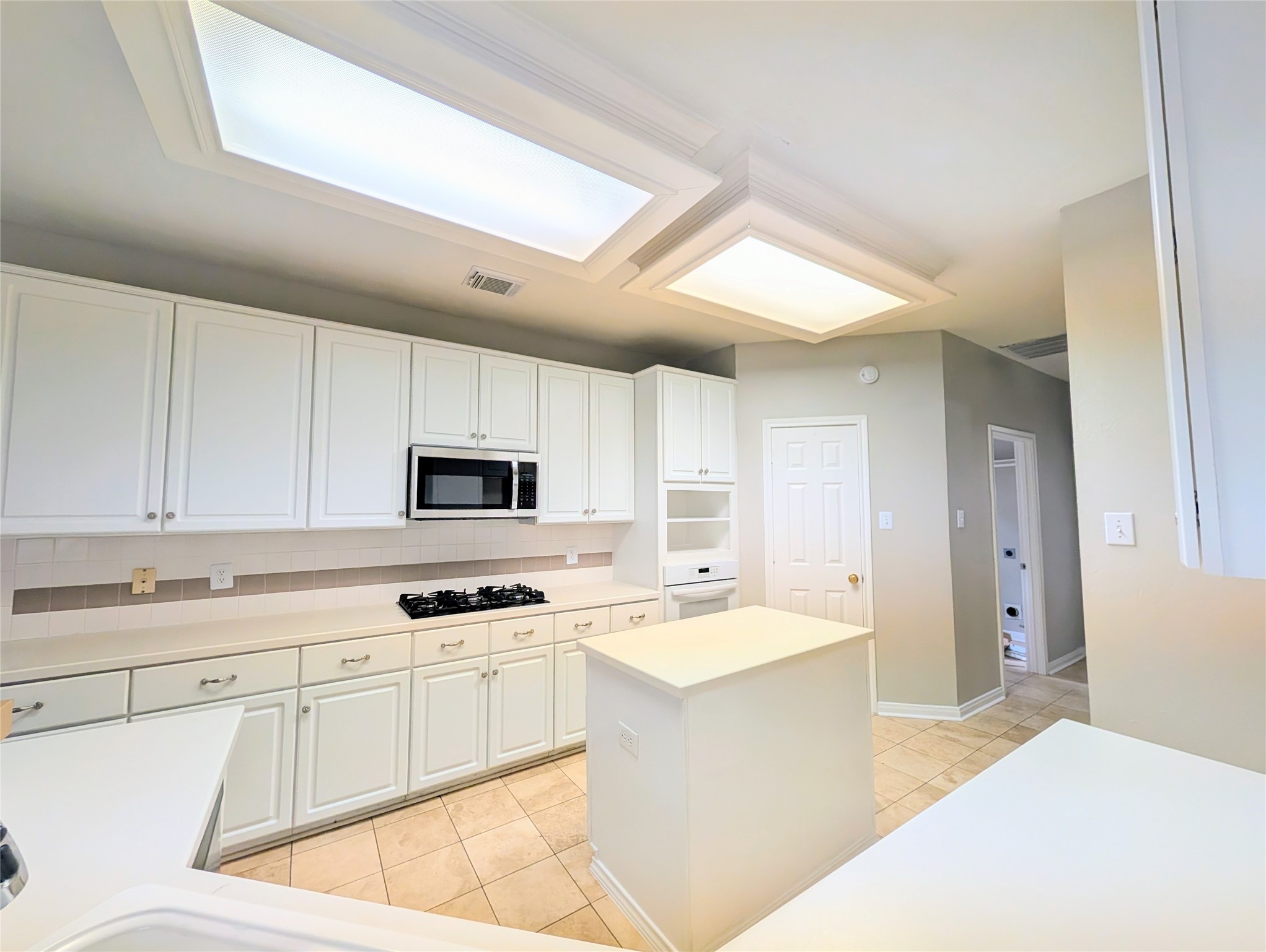 8803 Wheatland Drive Property Photo 6