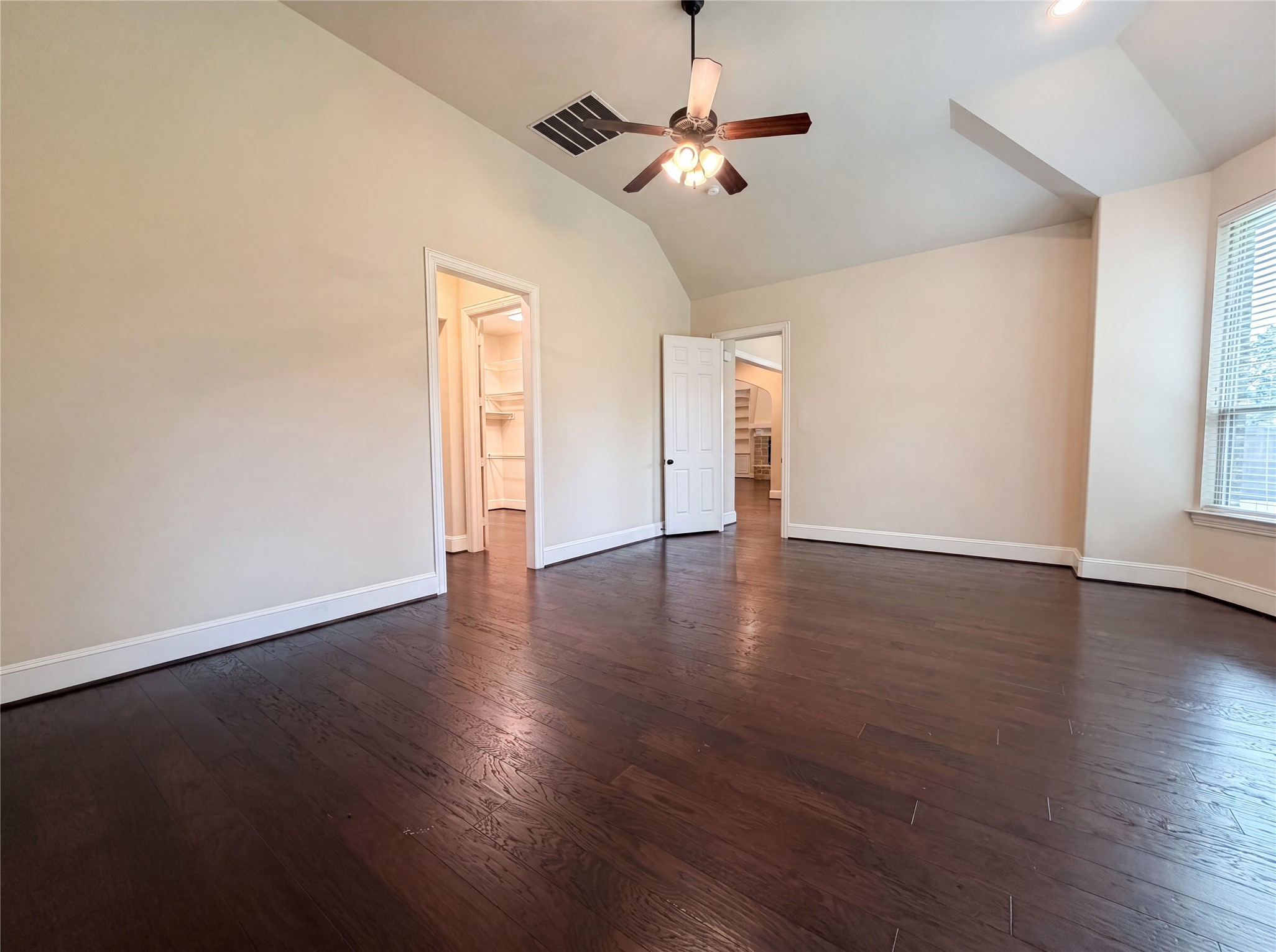 27911 Warren Park Drive Property Photo 4