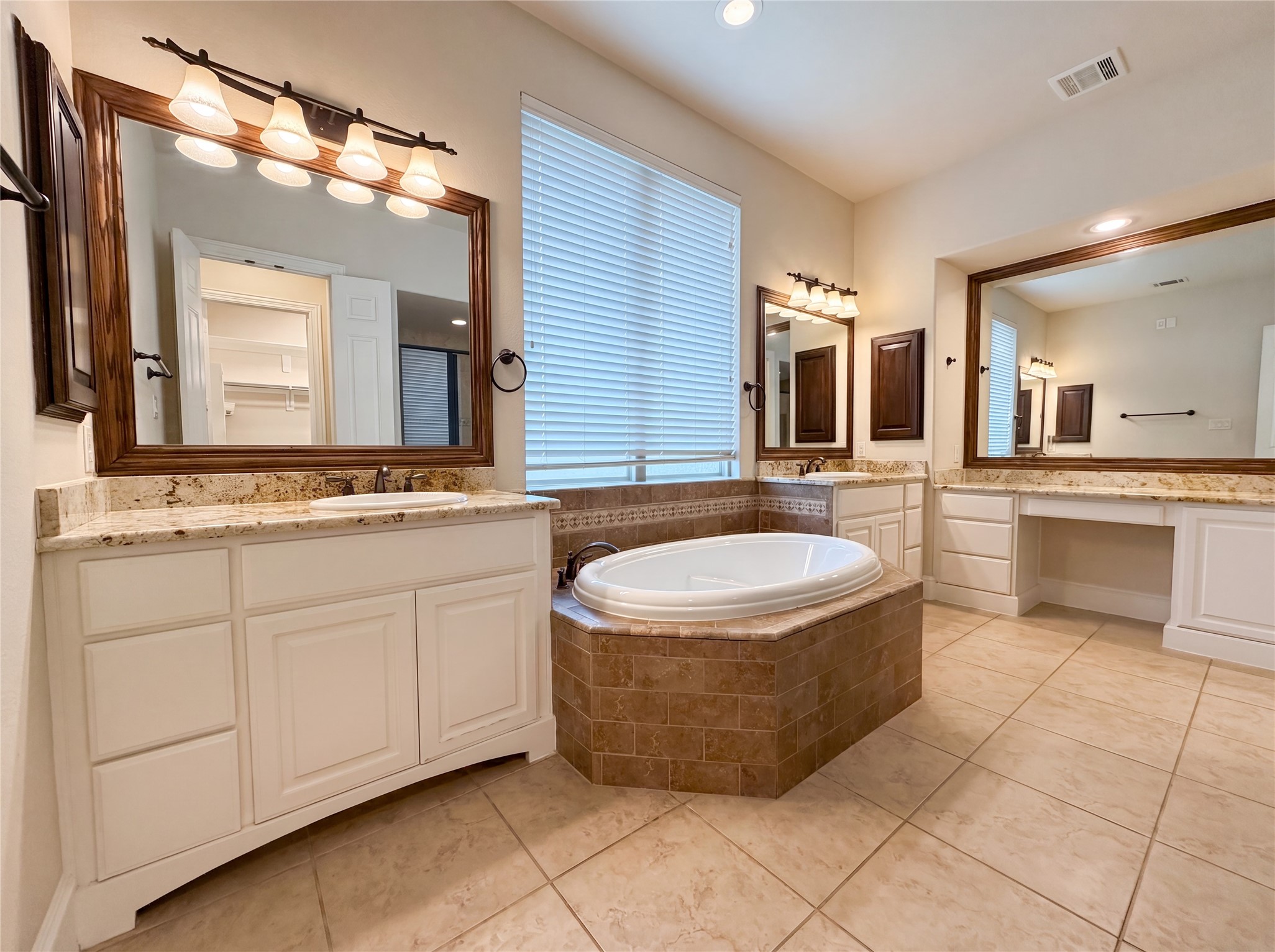 27911 Warren Park Drive Property Photo 6