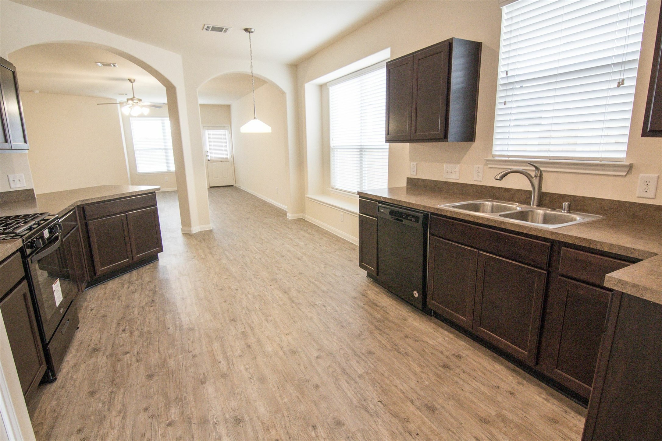 29606 Woodsons Shore Drive Property Photo 4