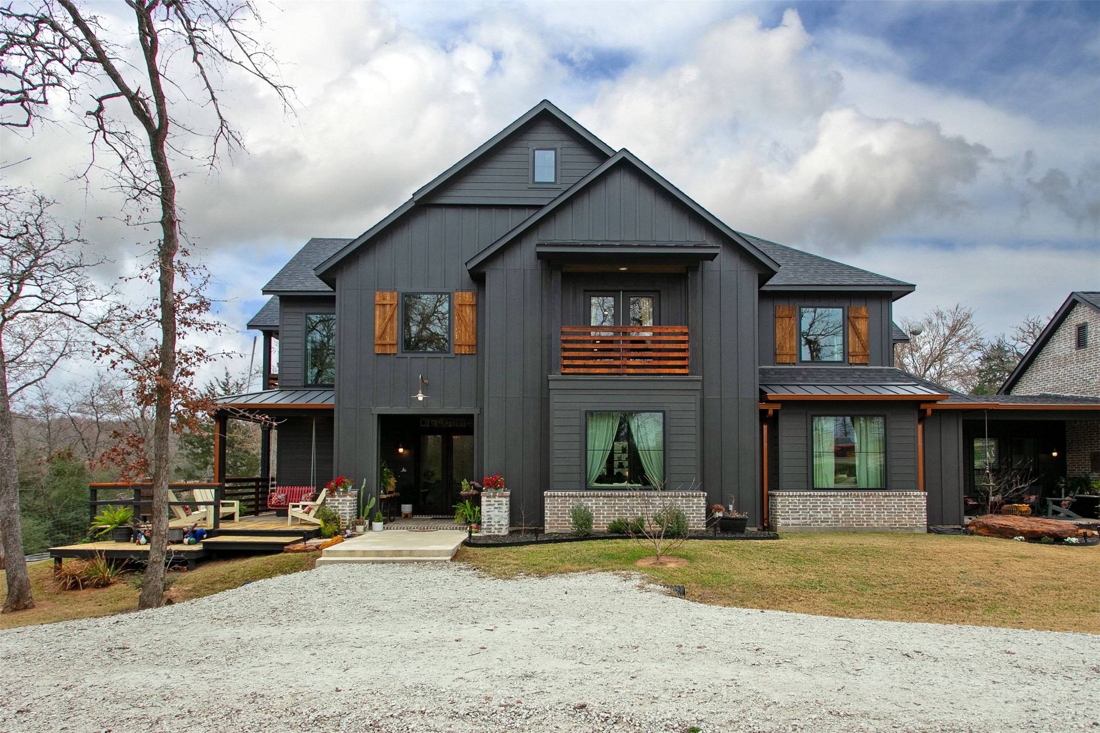 215 Woodforest Lane Property Photo