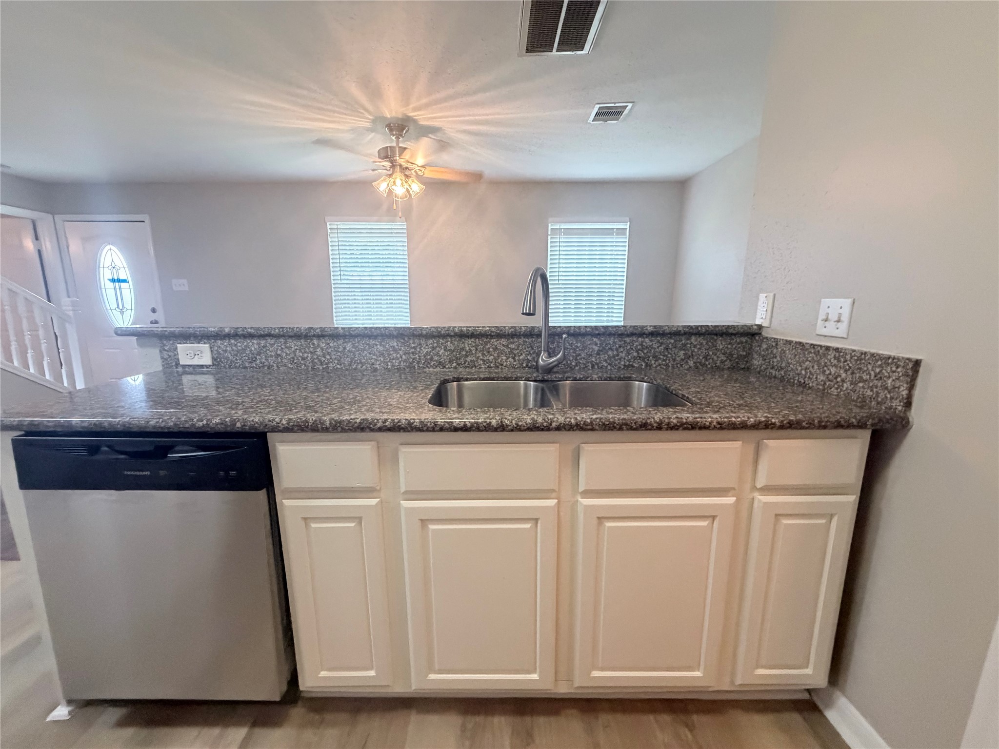 8202 Cannon Street B Property Photo 10