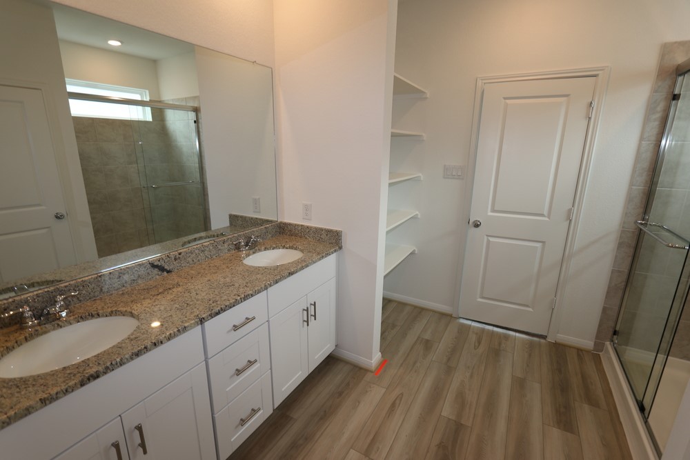 1724 Greendale Drive Property Photo 1