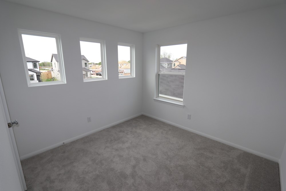1724 Greendale Drive Property Photo 2
