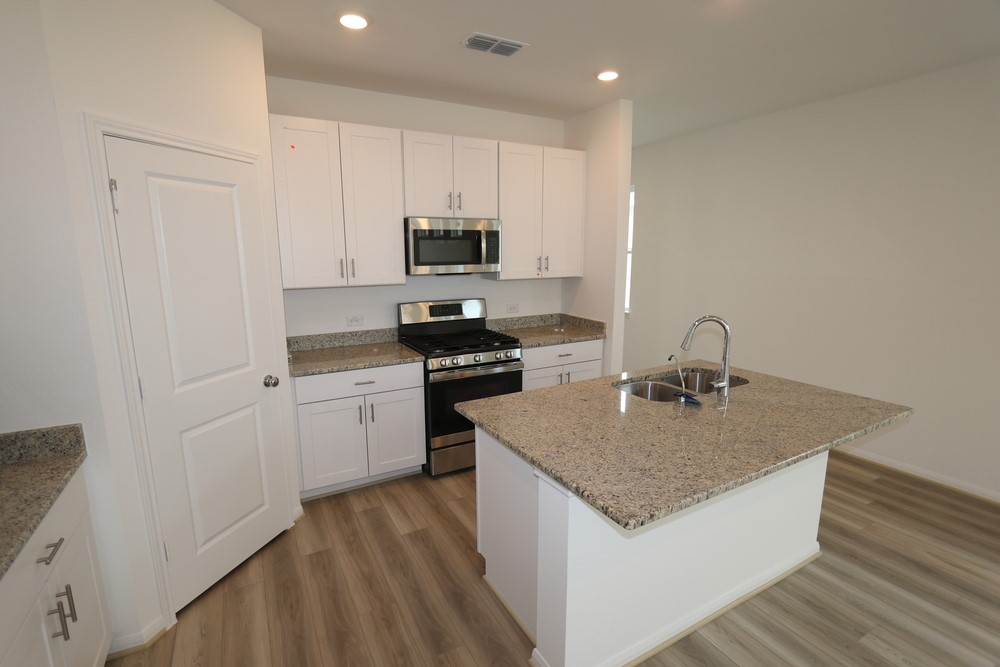 1724 Greendale Drive Property Photo 6