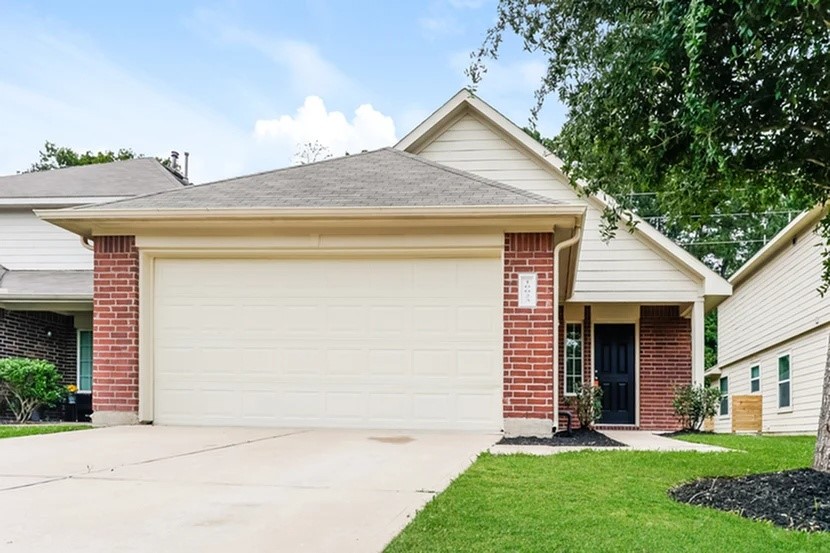 10023 Piave Drive Property Photo 1