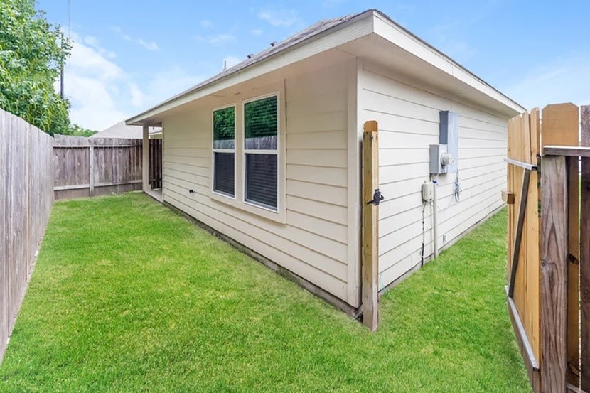 10023 Piave Drive Property Photo 3