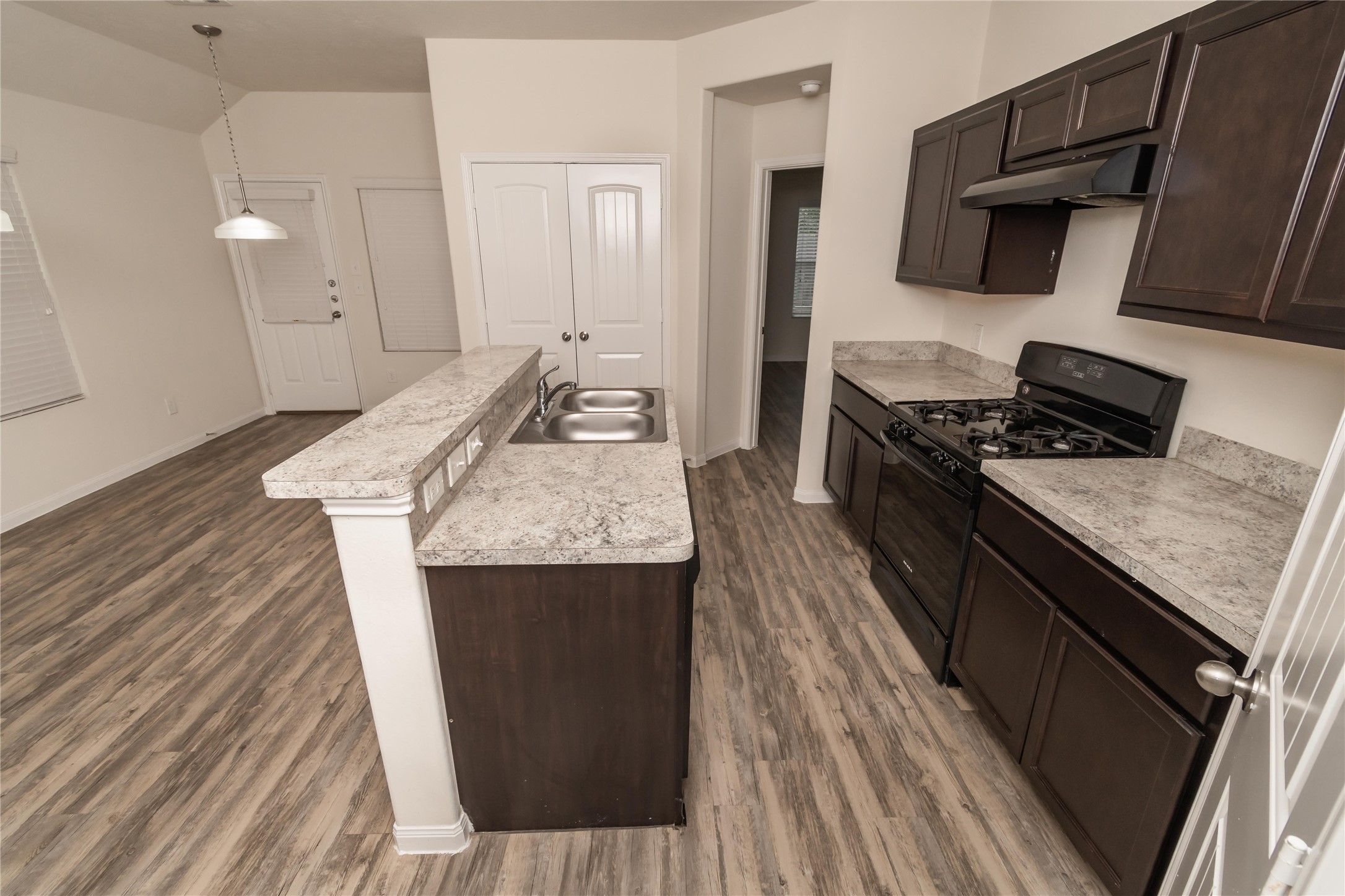 10023 Piave Drive Property Photo 4