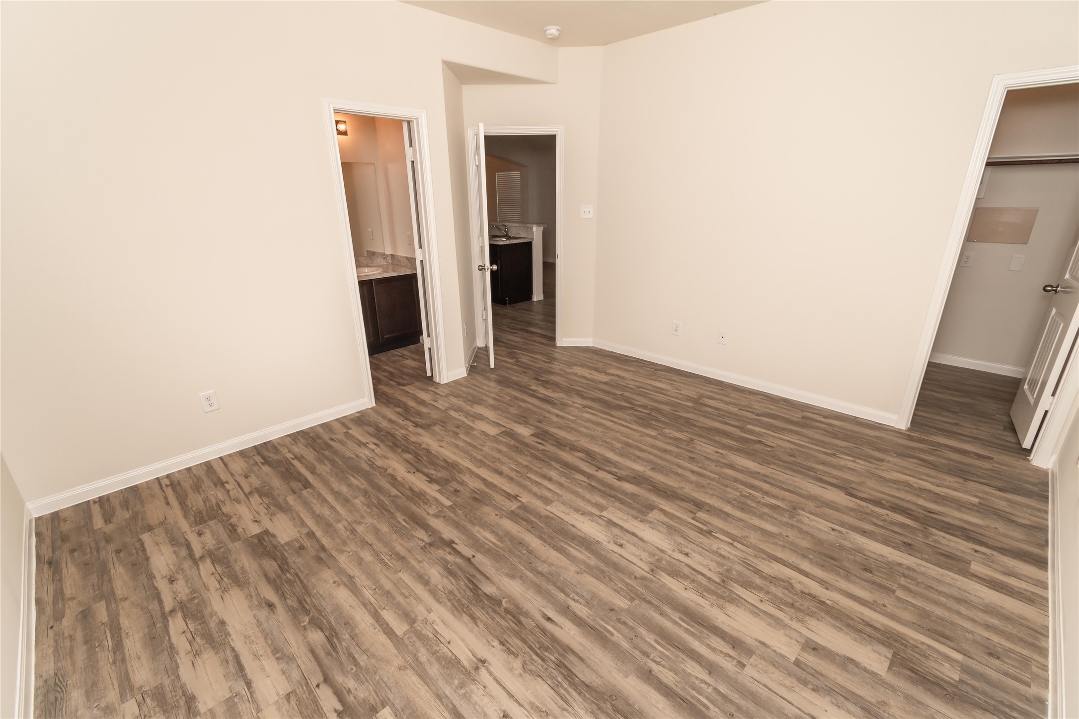 10023 Piave Drive Property Photo 9