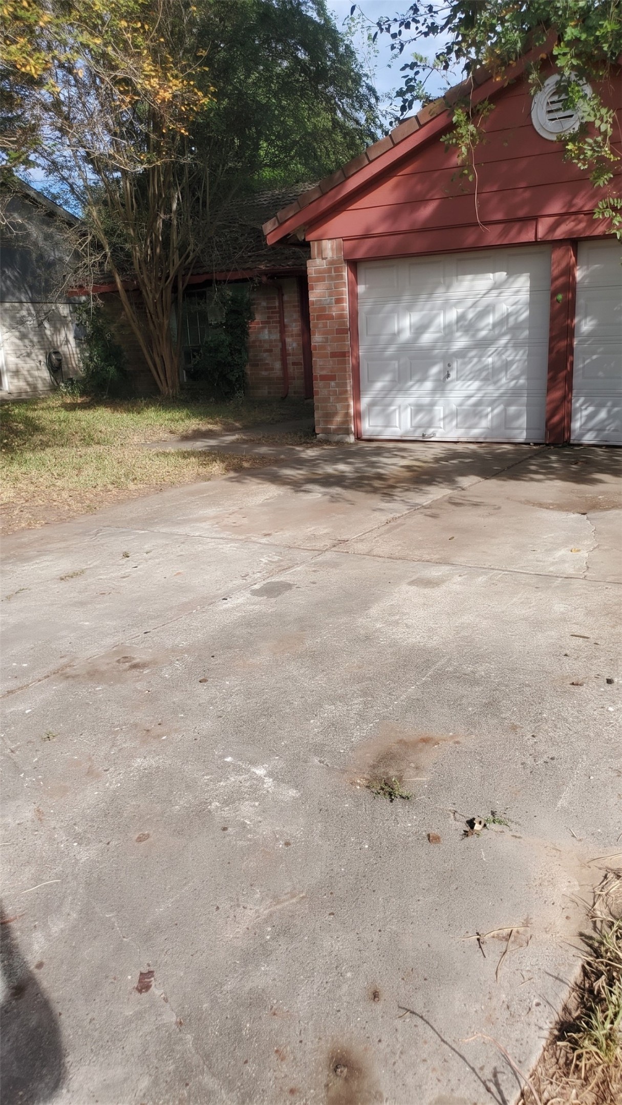 5531 Birchgate Drive Property Photo 4